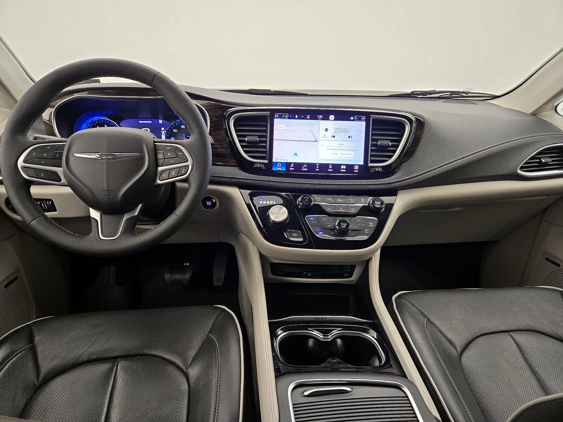 Thumbnail: 2023 Chrysler Pacifica - 9