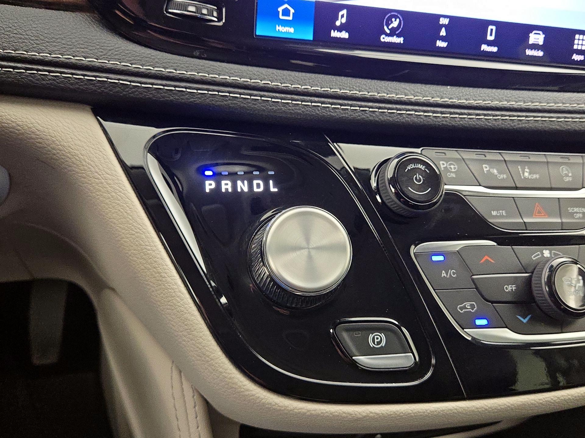 Thumbnail: 2023 Chrysler Pacifica - 18