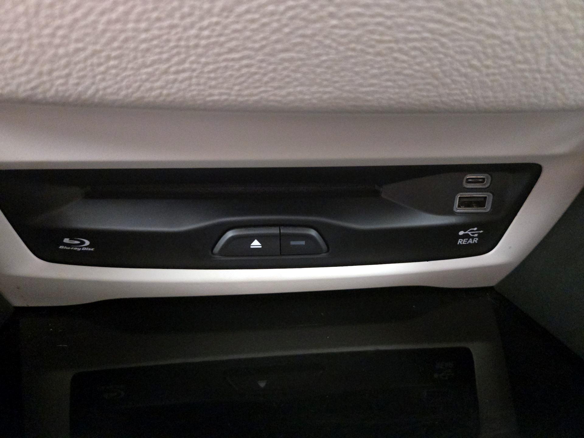 Thumbnail: 2023 Chrysler Pacifica - 19