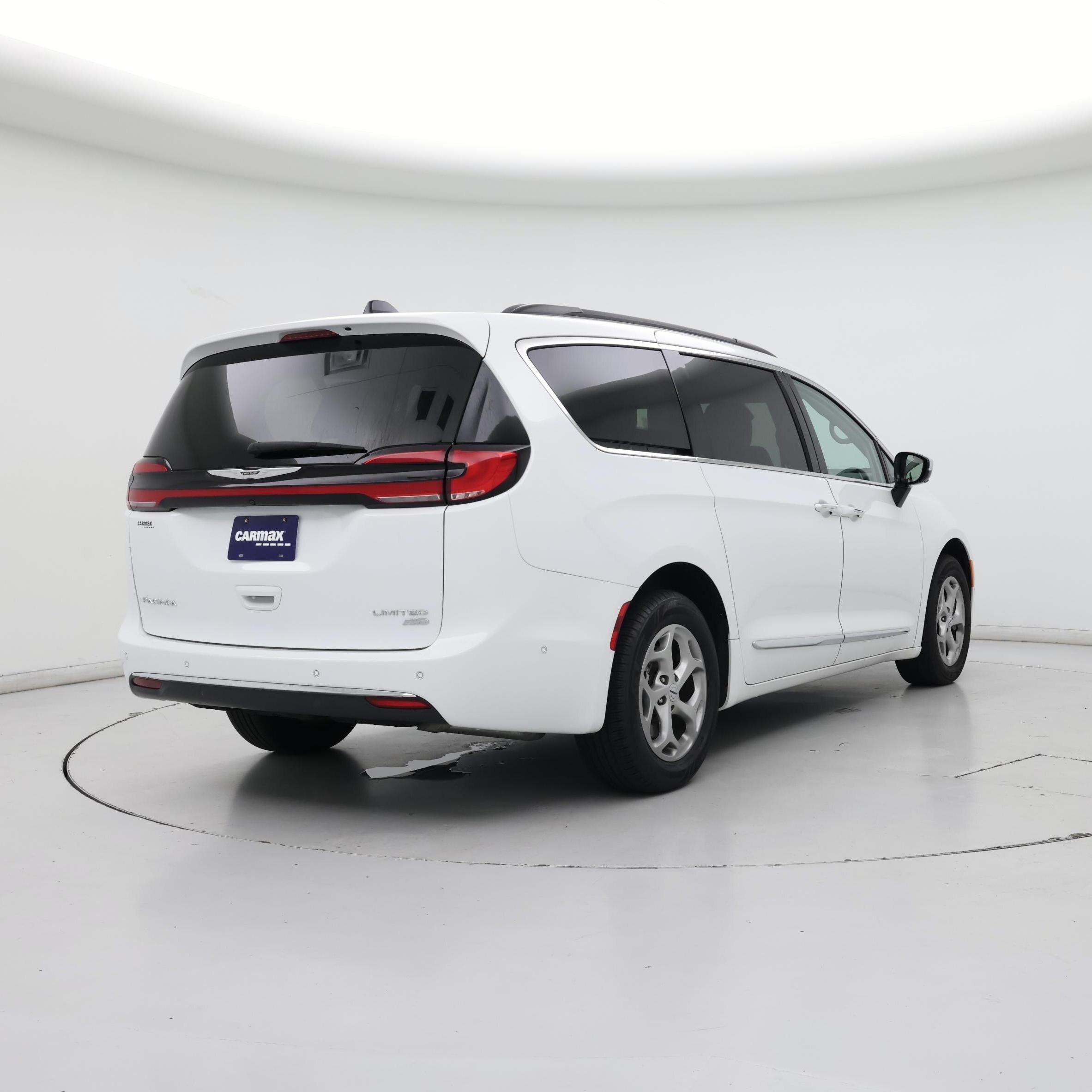 Thumbnail: 2023 Chrysler Pacifica - 8