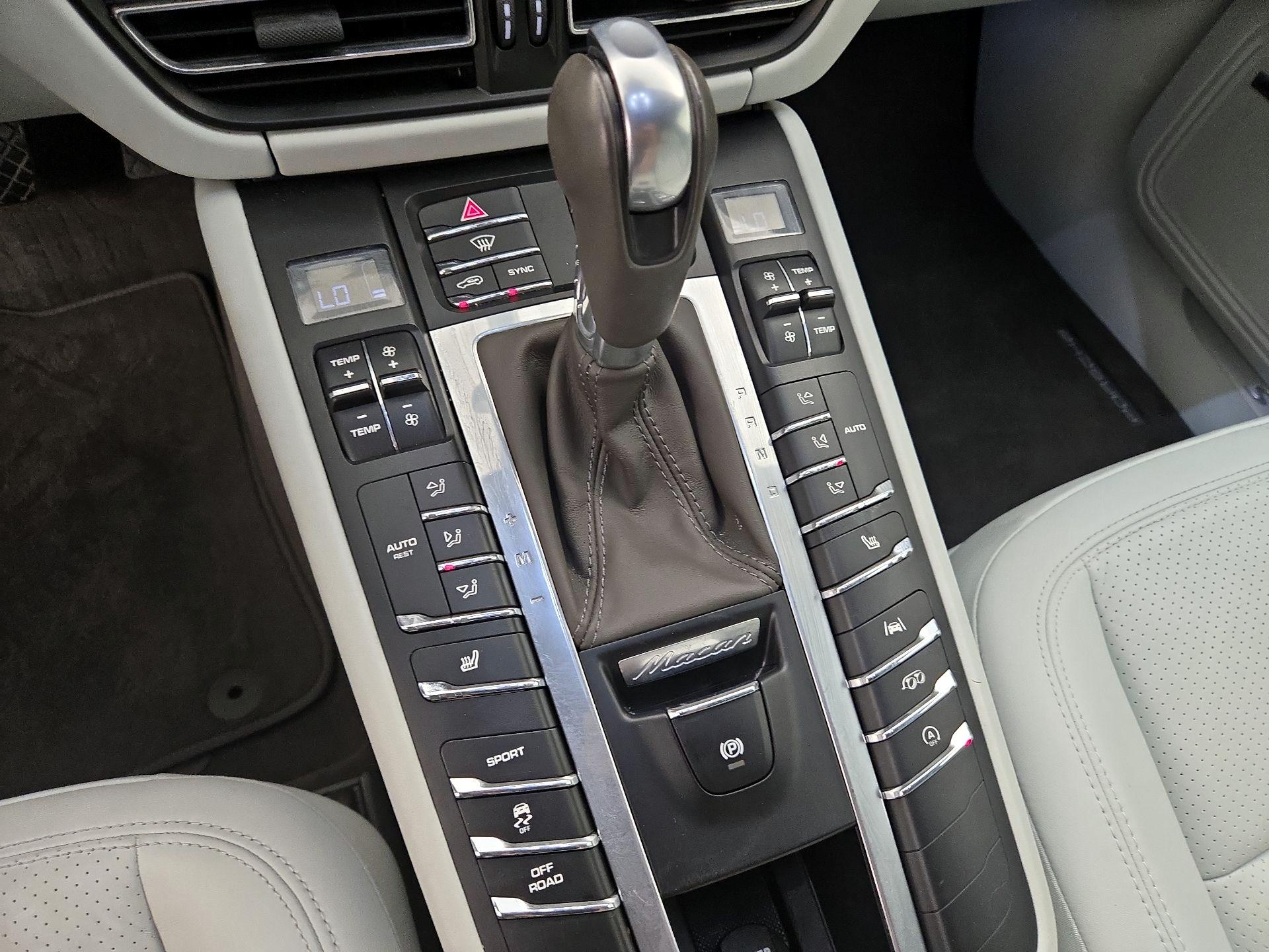 Thumbnail: 2019 Porsche Macan - 16
