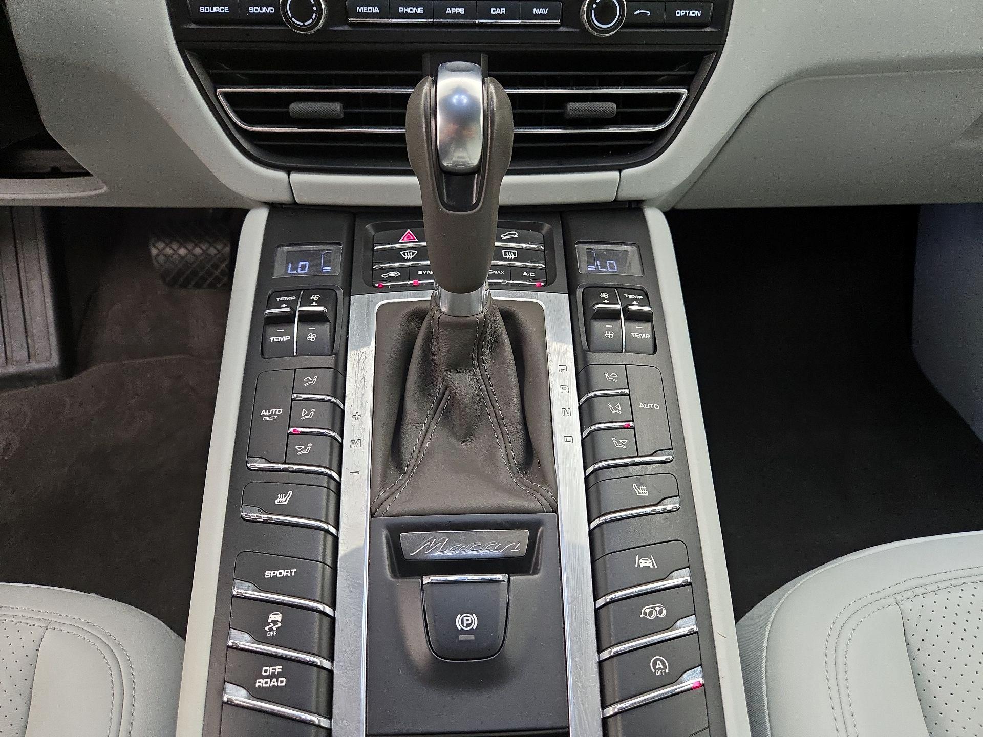 Thumbnail: 2019 Porsche Macan - 17