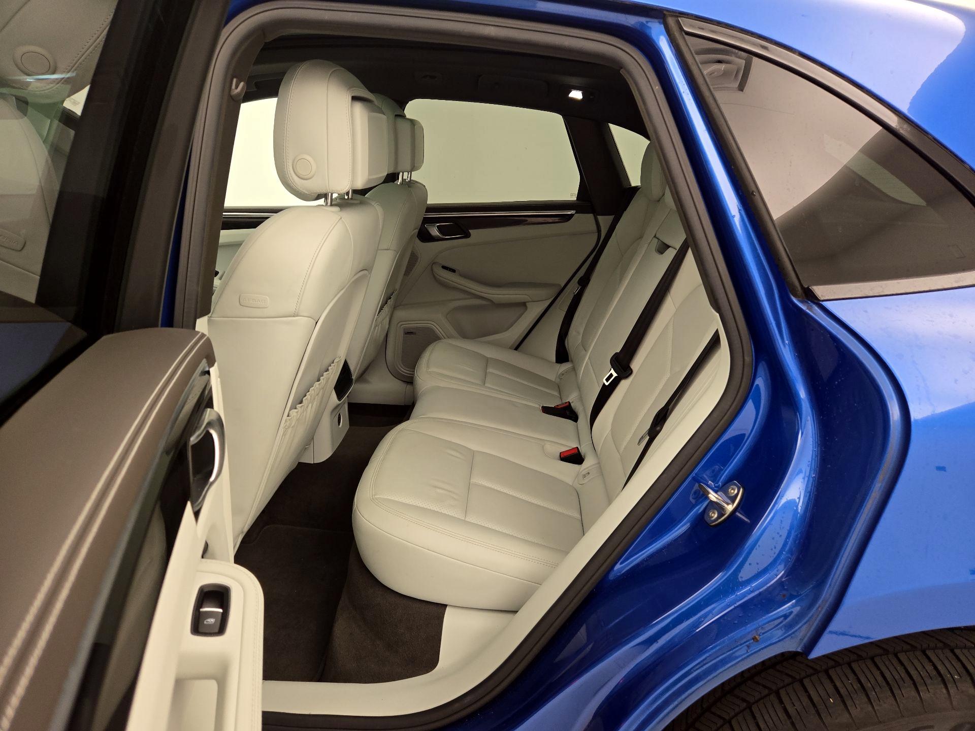 Thumbnail: 2019 Porsche Macan - 19