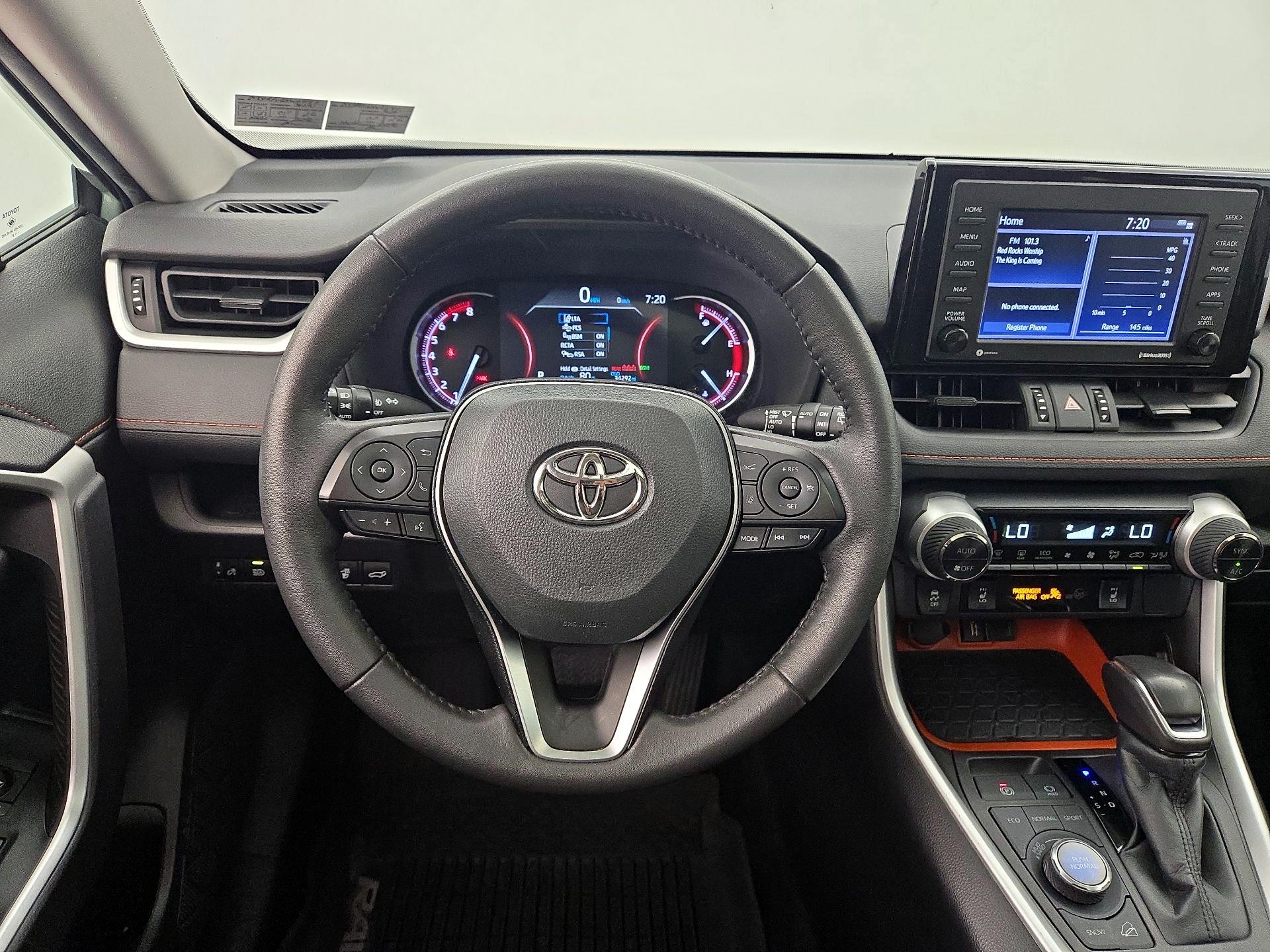 Thumbnail: 2022 Toyota RAV4 - 10