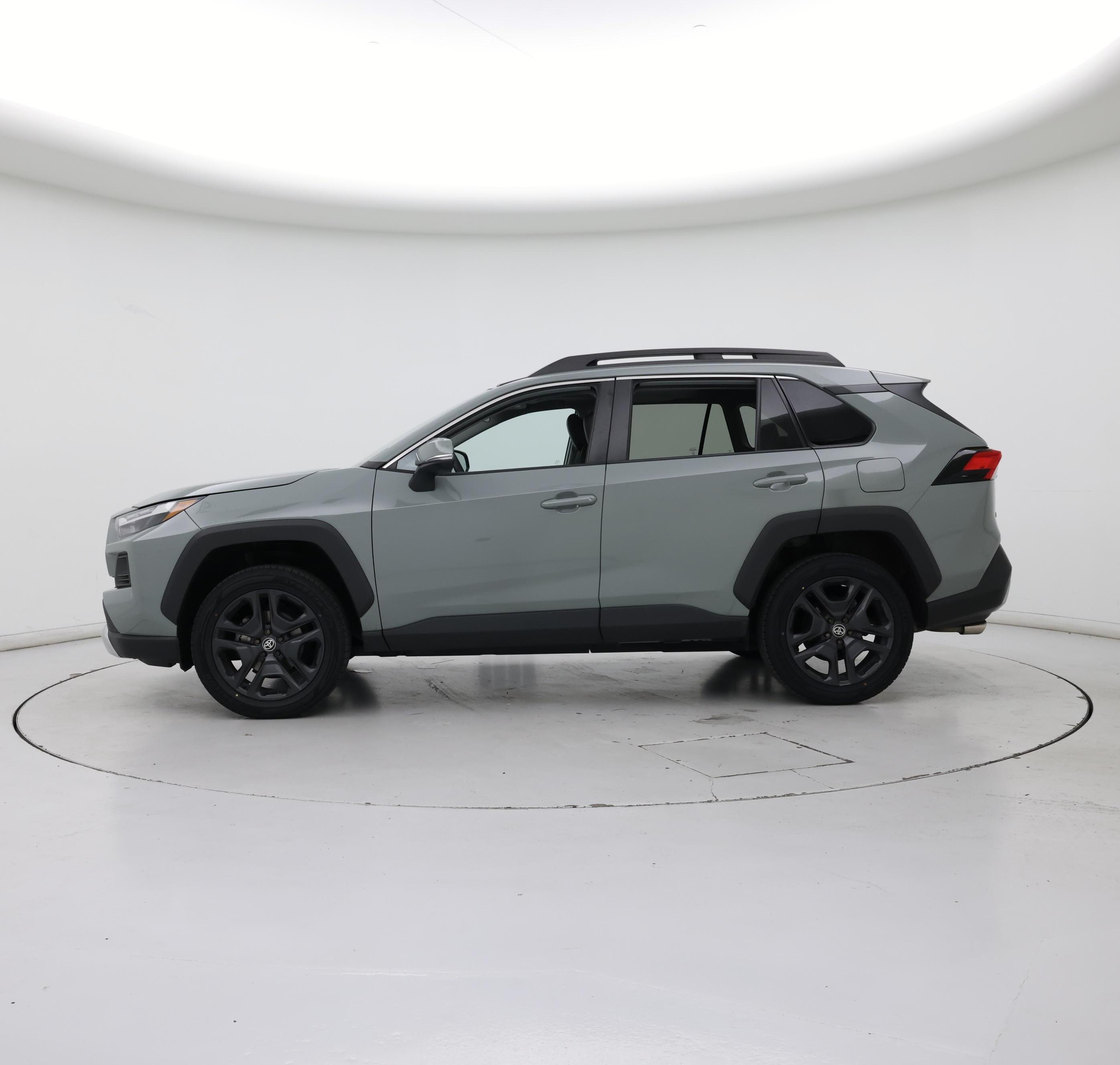 Thumbnail: 2022 Toyota RAV4 - 3
