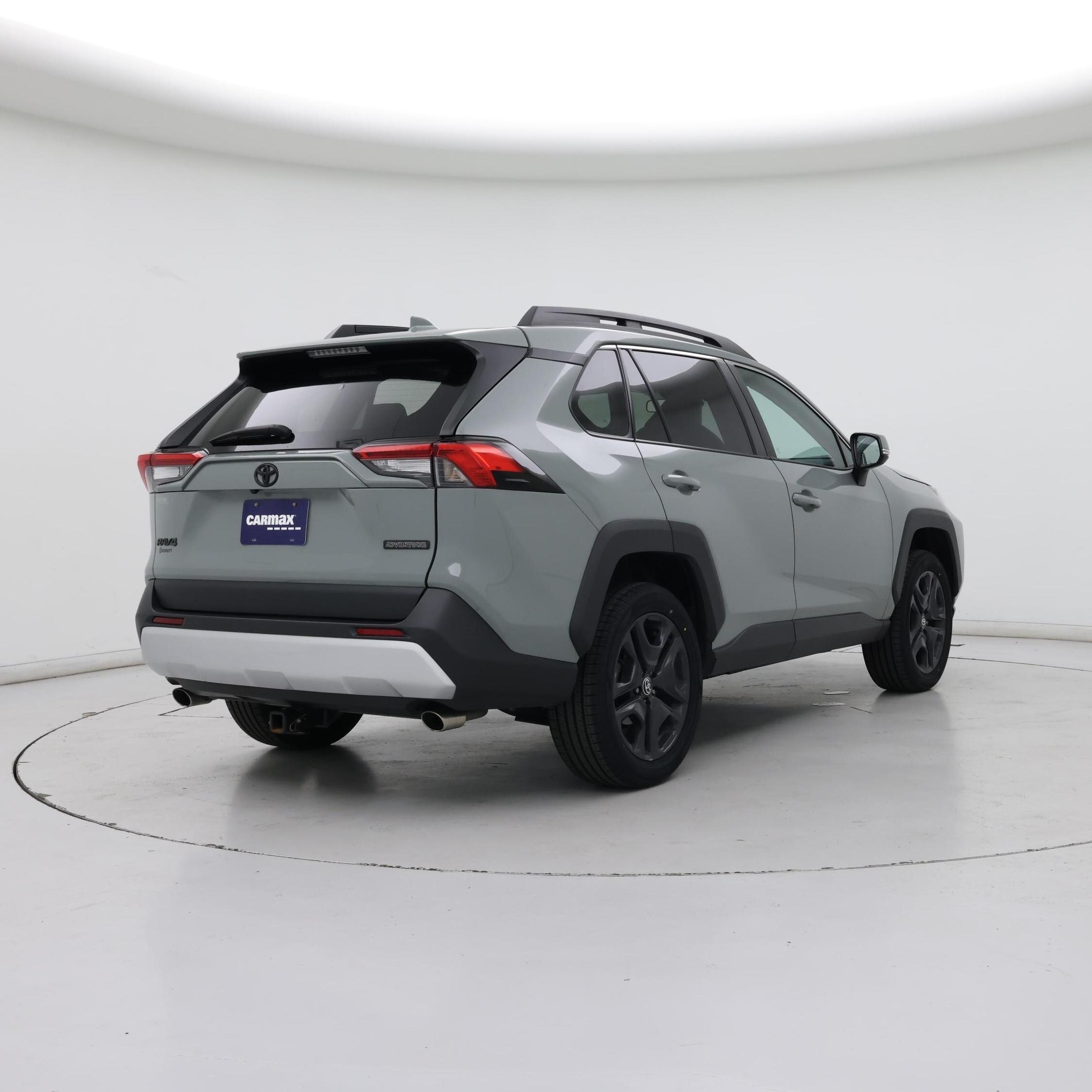 Thumbnail: 2022 Toyota RAV4 - 8