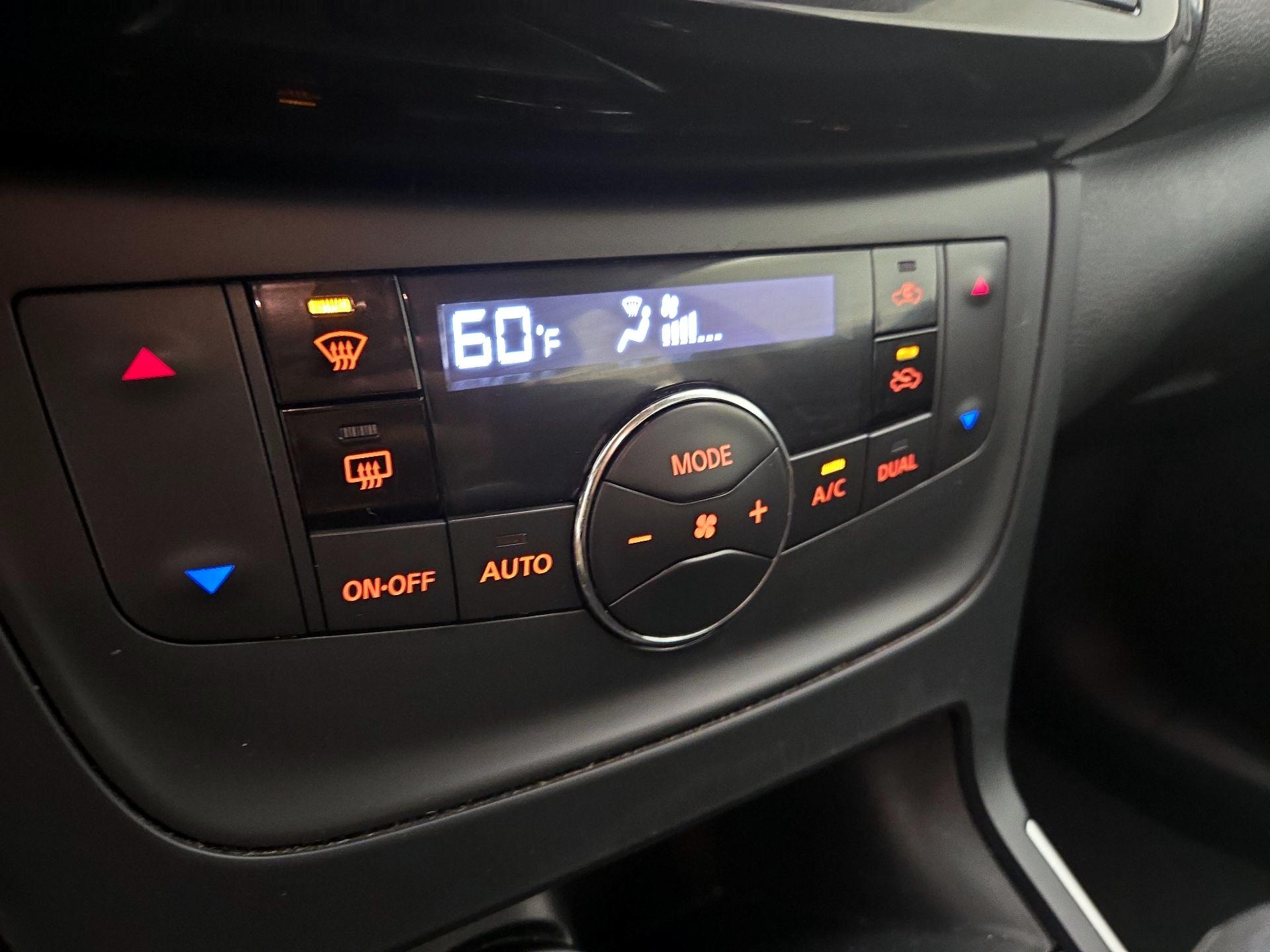 Thumbnail: 2019 Nissan Sentra - 16