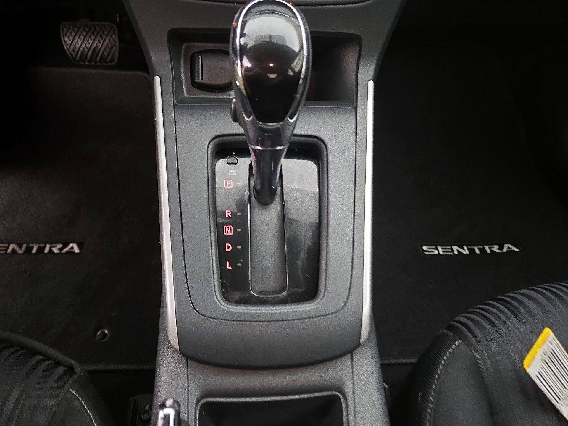 Thumbnail: 2019 Nissan Sentra - 17