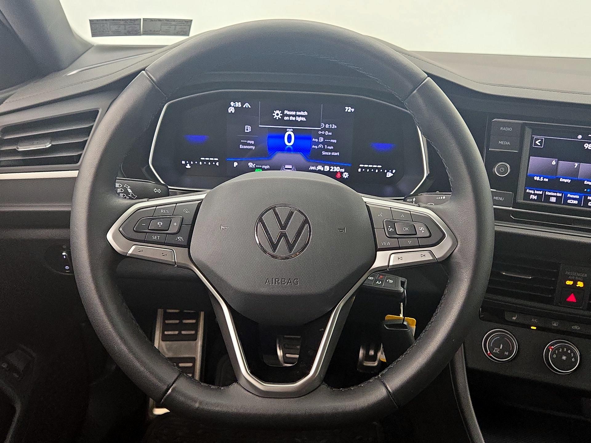 Thumbnail: 2024 Volkswagen Jetta - 10