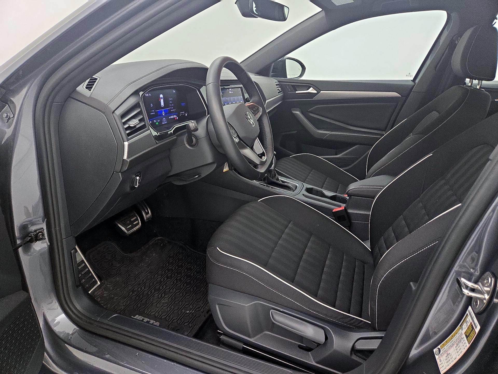 Thumbnail: 2024 Volkswagen Jetta - 11