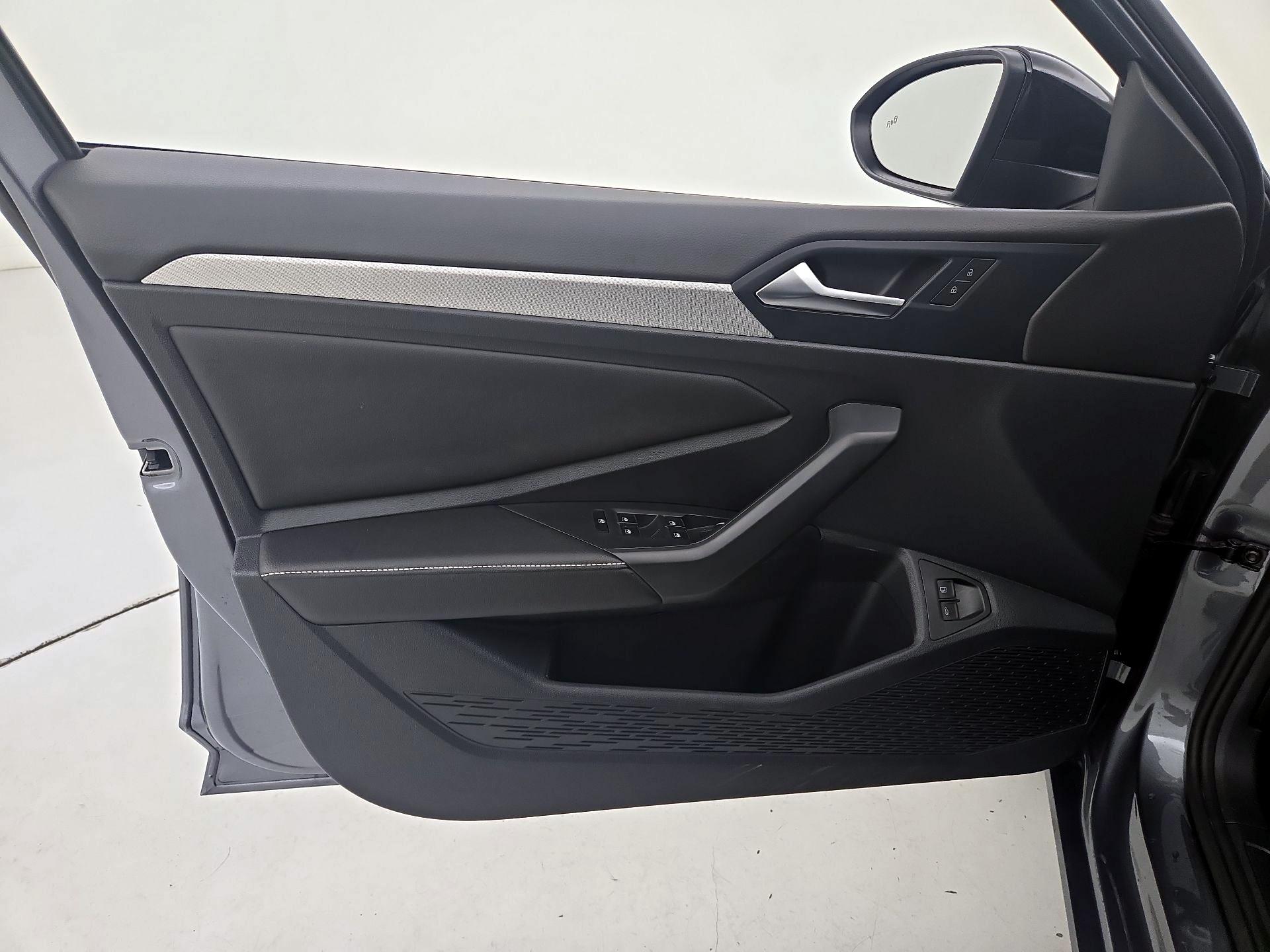 Thumbnail: 2024 Volkswagen Jetta - 12