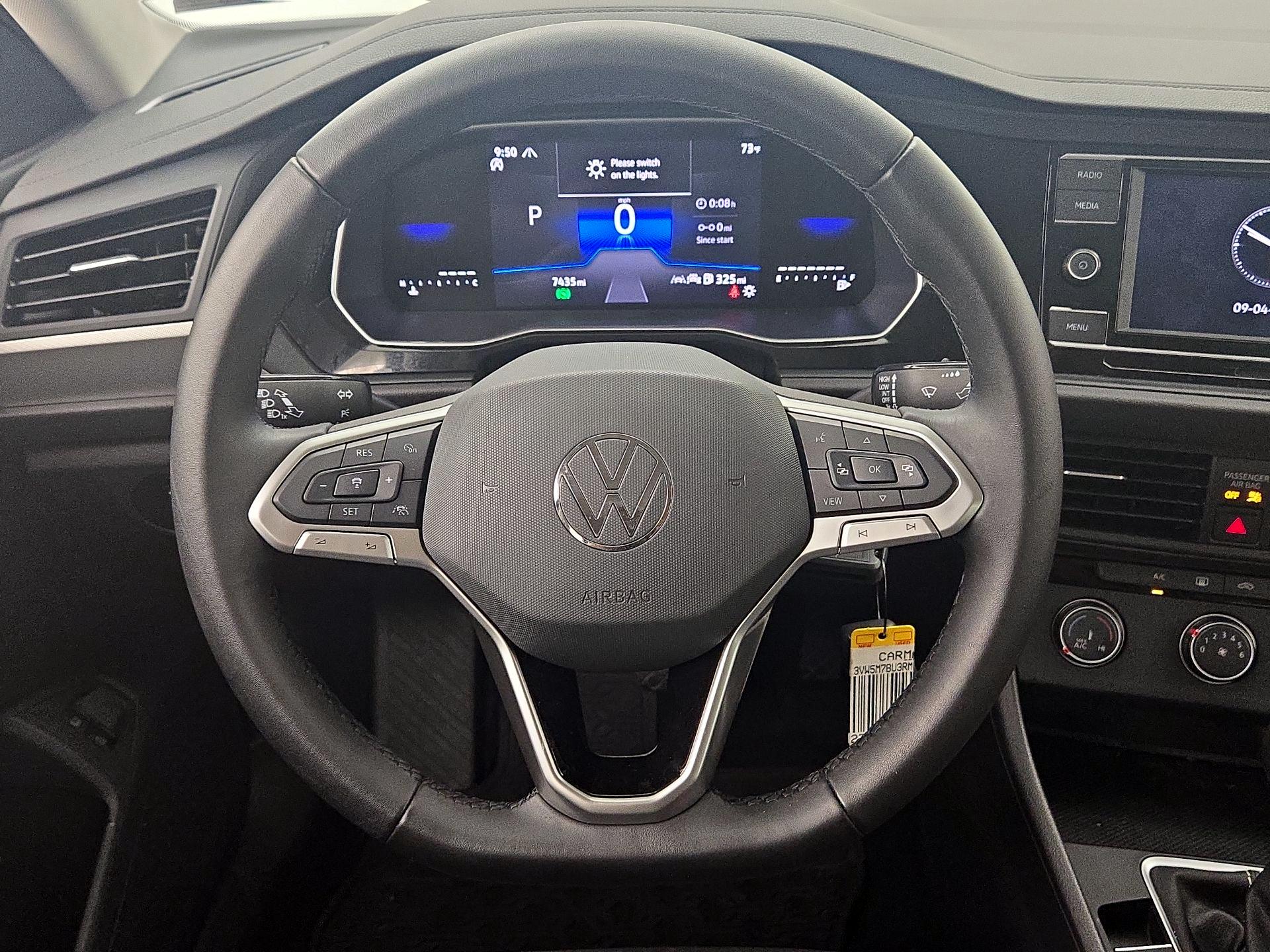 Thumbnail: 2024 Volkswagen Jetta - 10