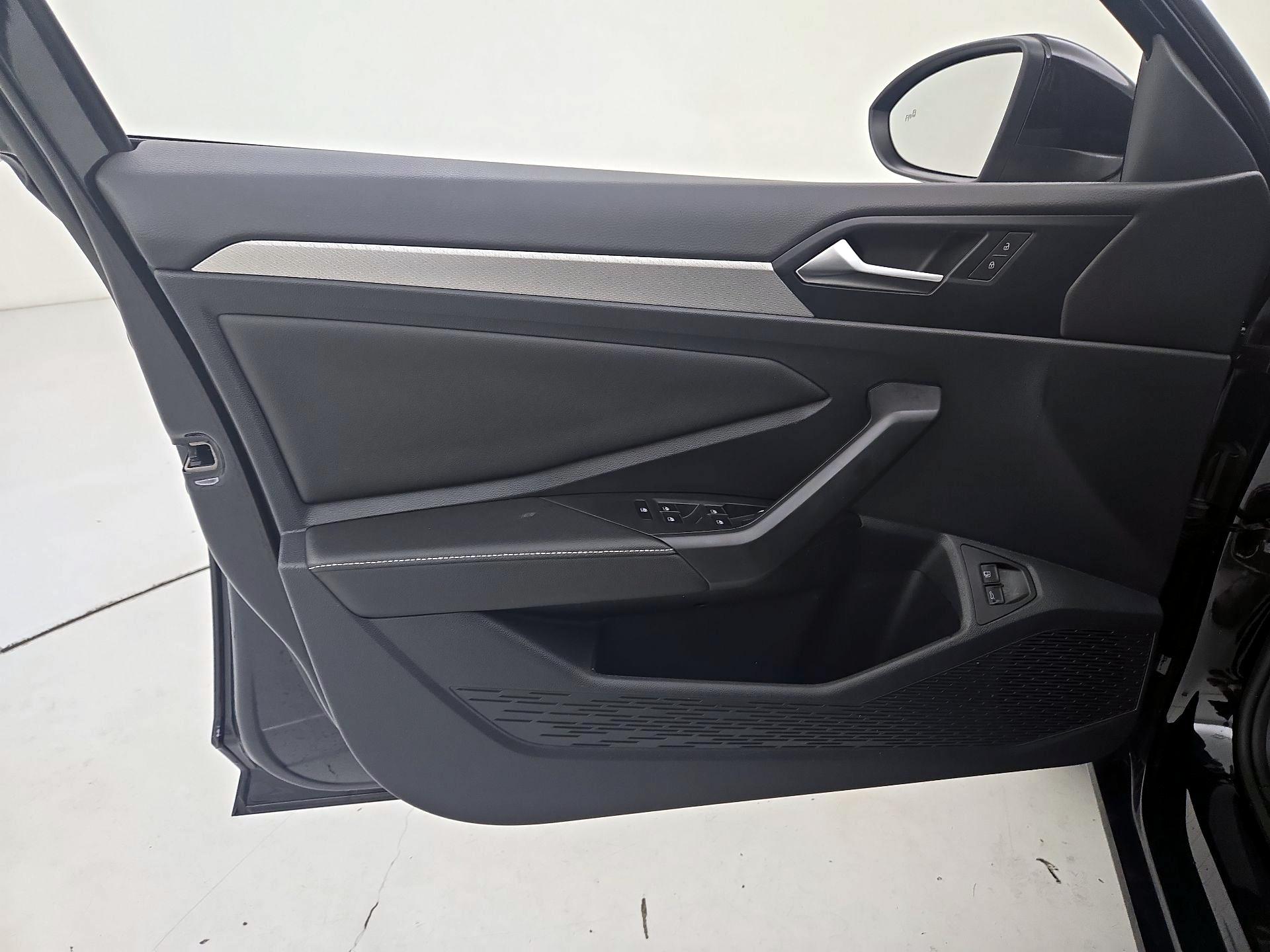 Thumbnail: 2024 Volkswagen Jetta - 12