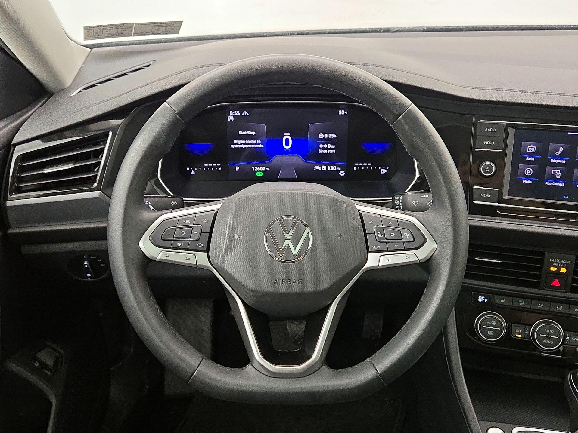 Thumbnail: 2024 Volkswagen Jetta - 10