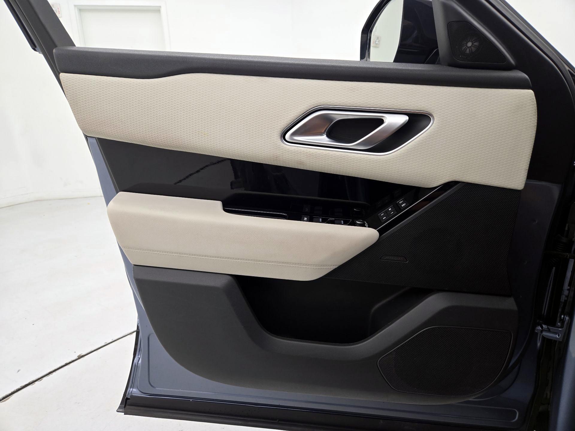 Thumbnail: 2021 Land Rover Range Rover Velar - 12