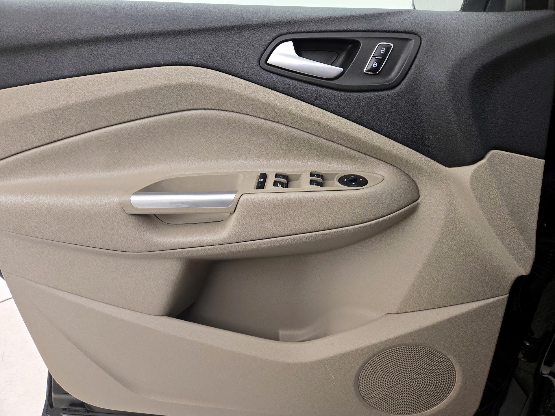 Thumbnail: 2016 Ford Escape - 12