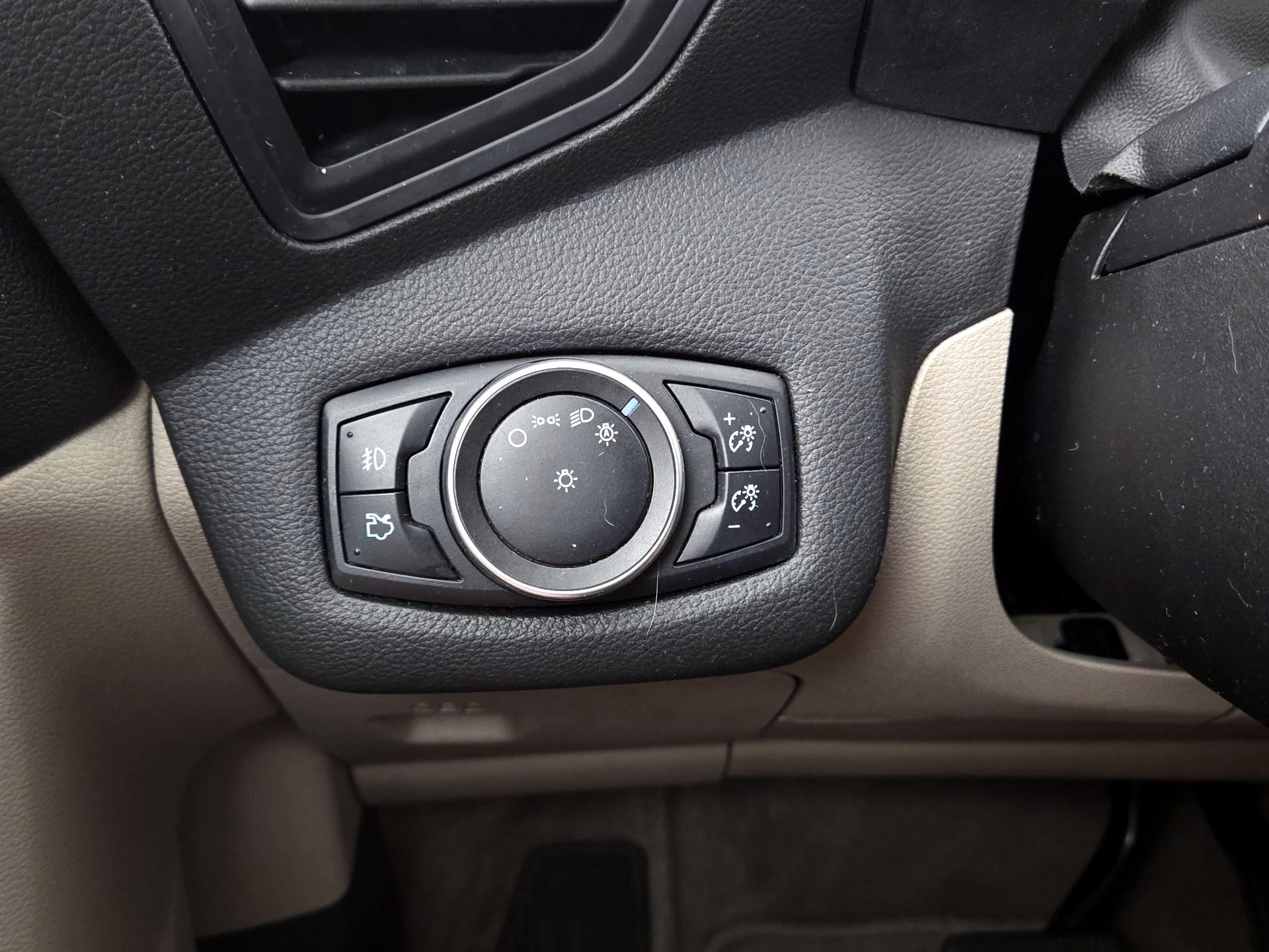Thumbnail: 2016 Ford Escape - 13
