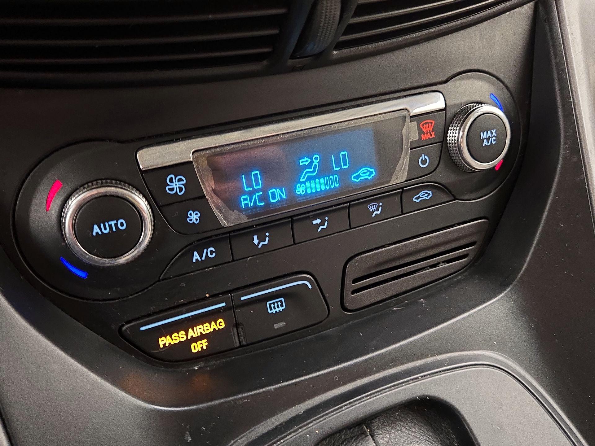 Thumbnail: 2016 Ford Escape - 16