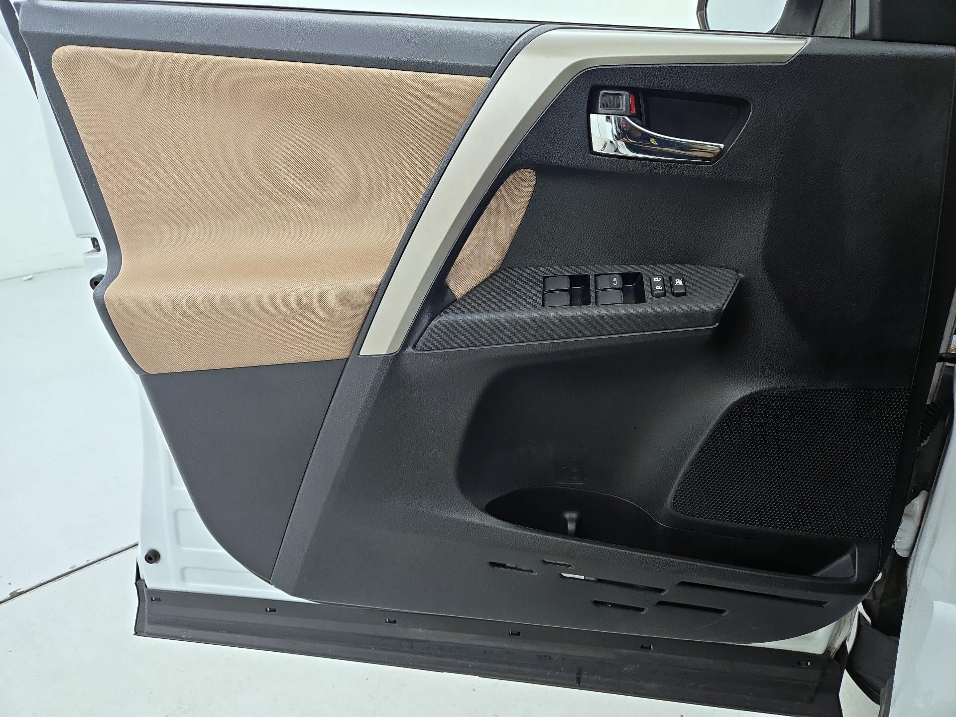 Thumbnail: 2014 Toyota RAV4 - 12