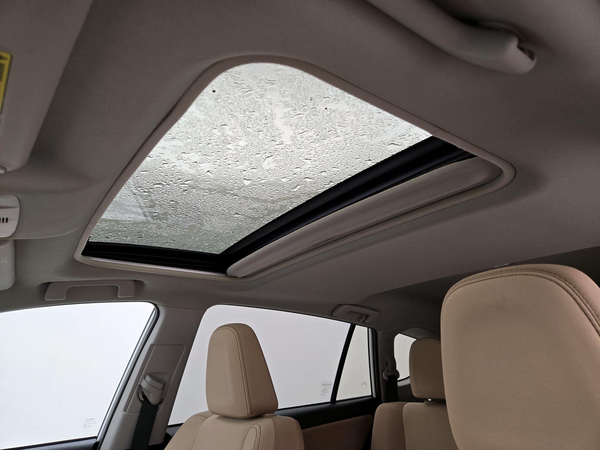 Thumbnail: 2014 Toyota RAV4 - 19
