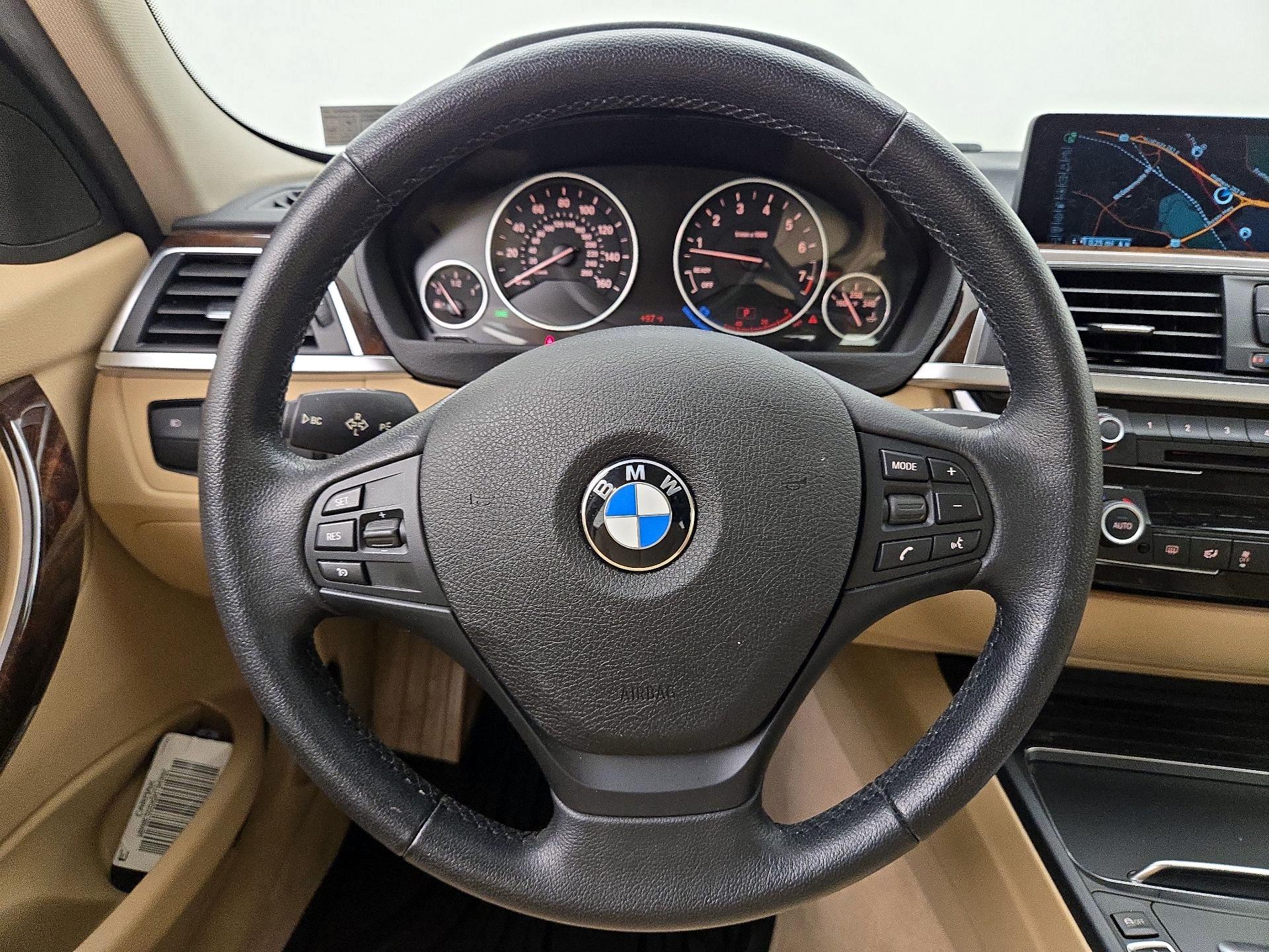 Thumbnail: 2016 BMW 3 Series - 10