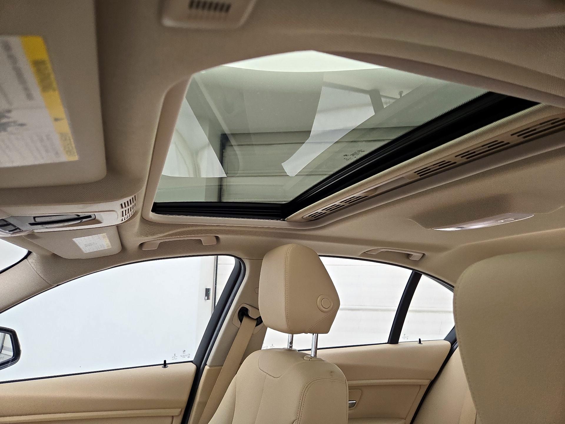 Thumbnail: 2016 BMW 3 Series - 20