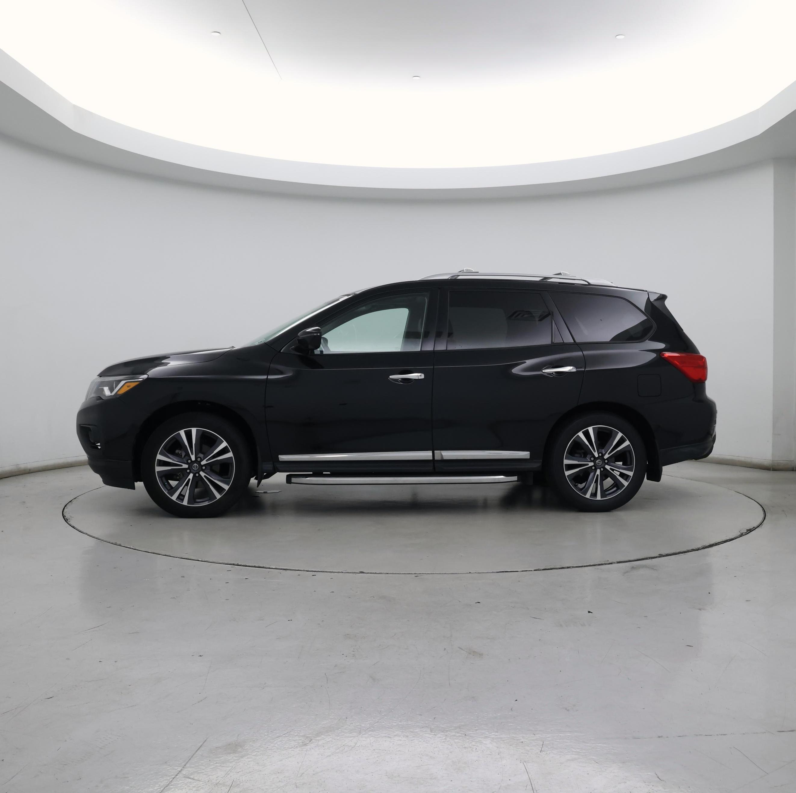 Thumbnail: 2020 Nissan Pathfinder - 3