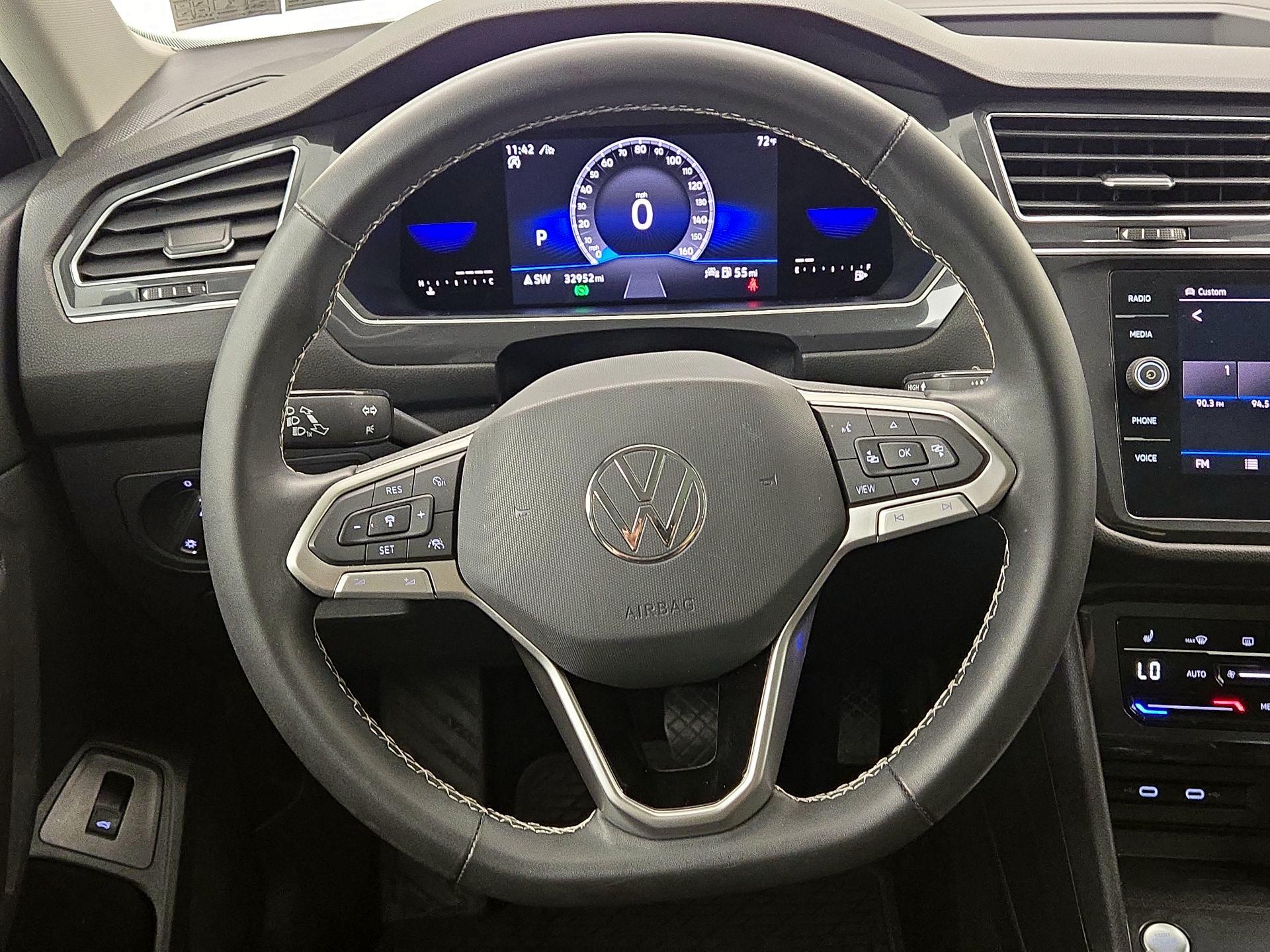 Thumbnail: 2022 Volkswagen Tiguan - 10