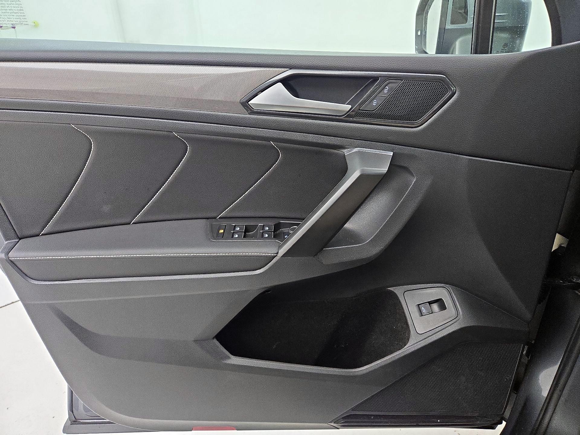 Thumbnail: 2022 Volkswagen Tiguan - 12