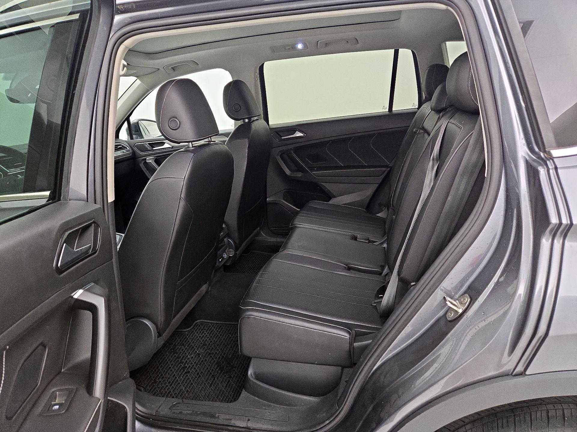 Thumbnail: 2022 Volkswagen Tiguan - 19