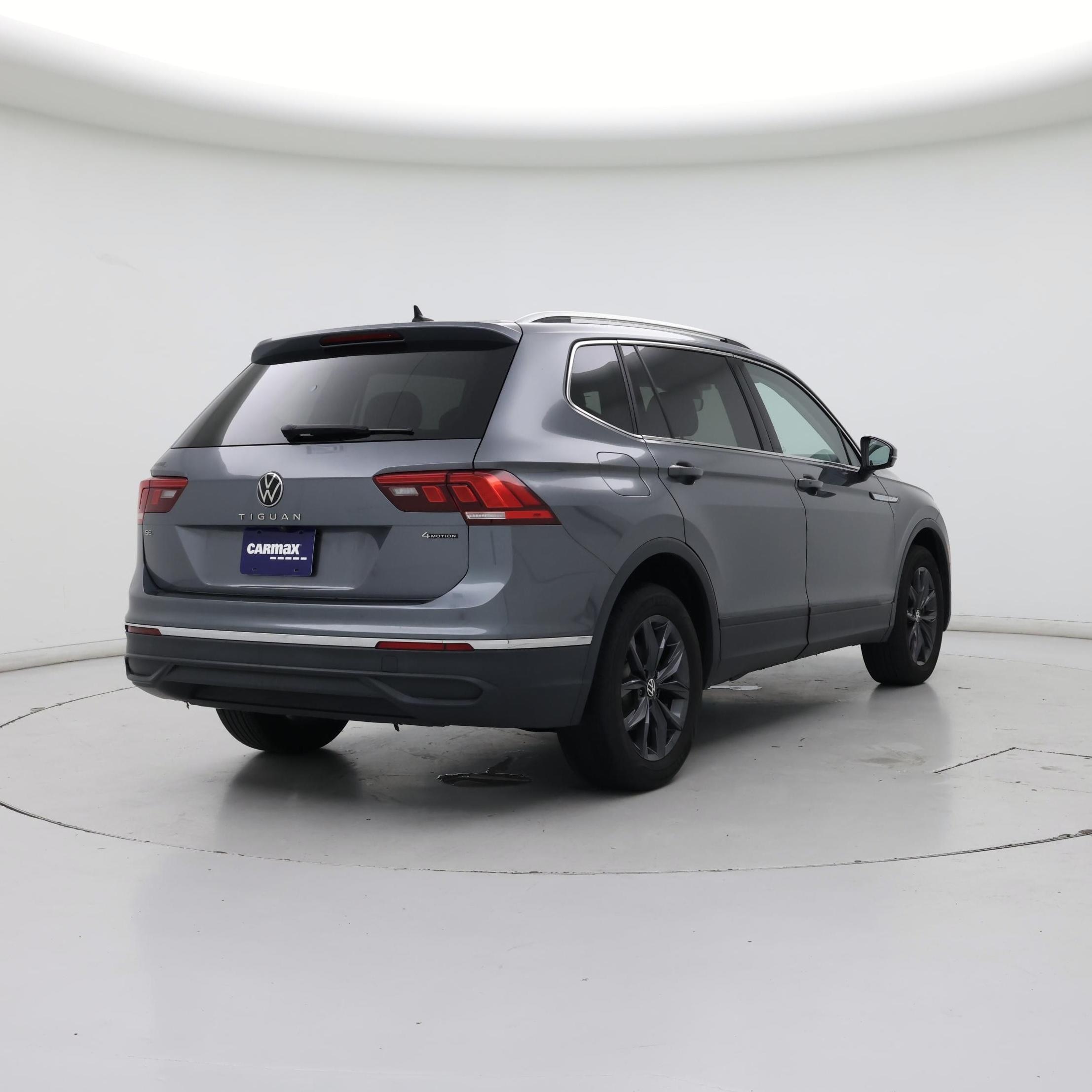 Thumbnail: 2022 Volkswagen Tiguan - 8