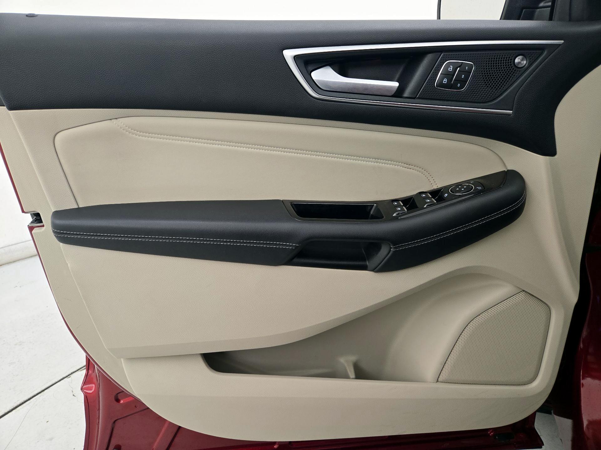 Thumbnail: 2019 Ford Edge - 12