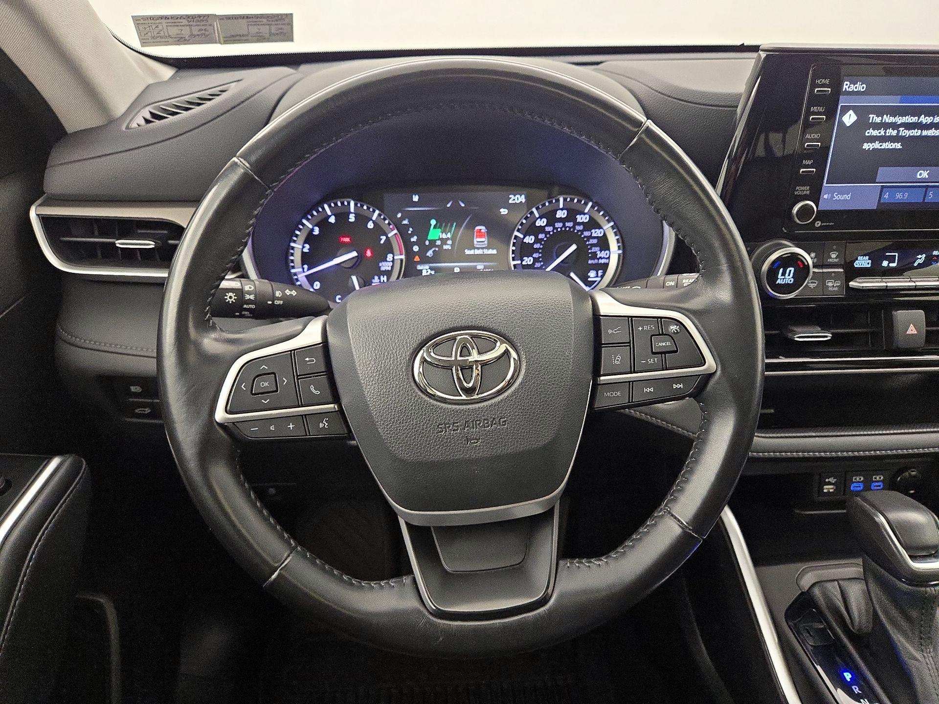 Thumbnail: 2022 Toyota Highlander - 10
