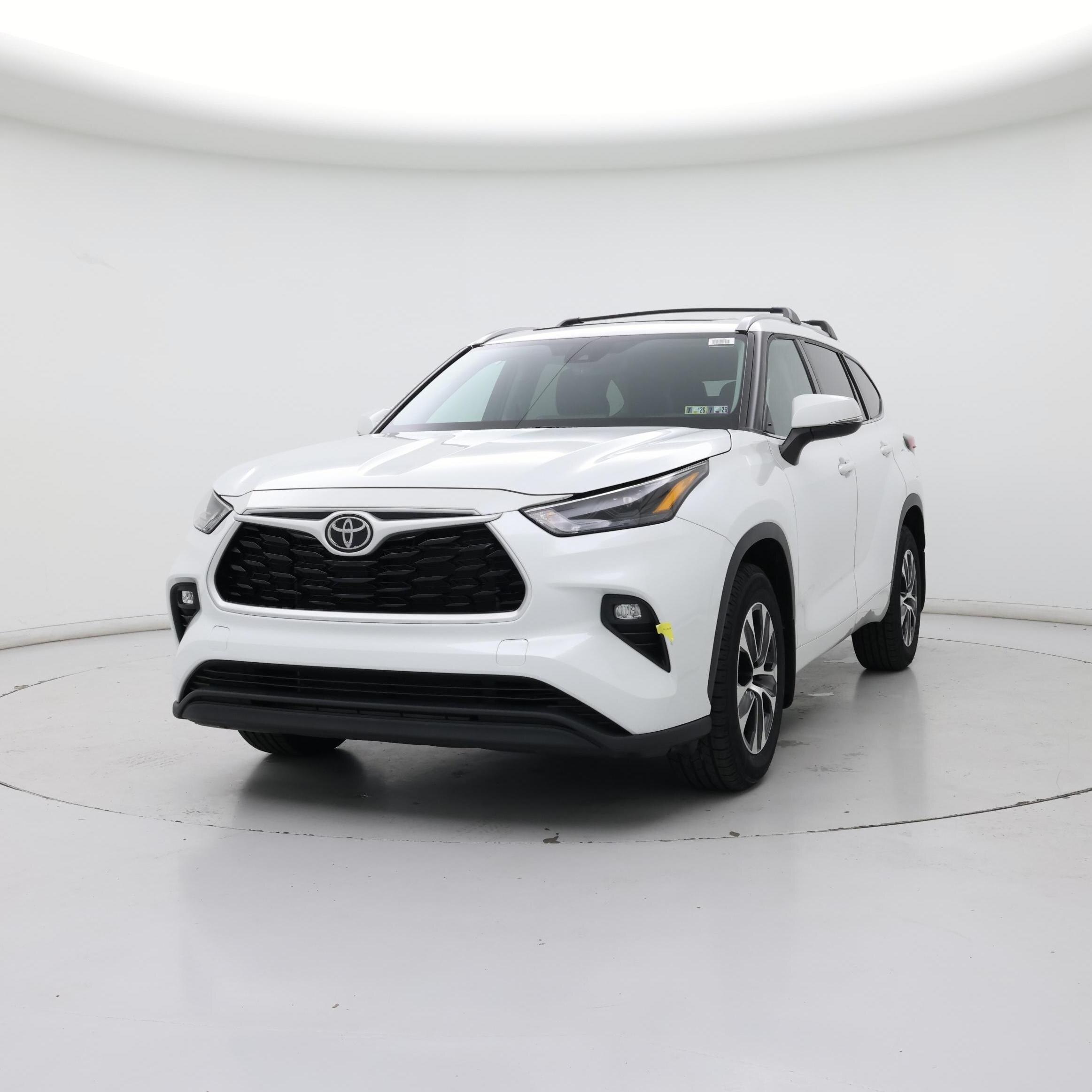 Thumbnail: 2022 Toyota Highlander - 4