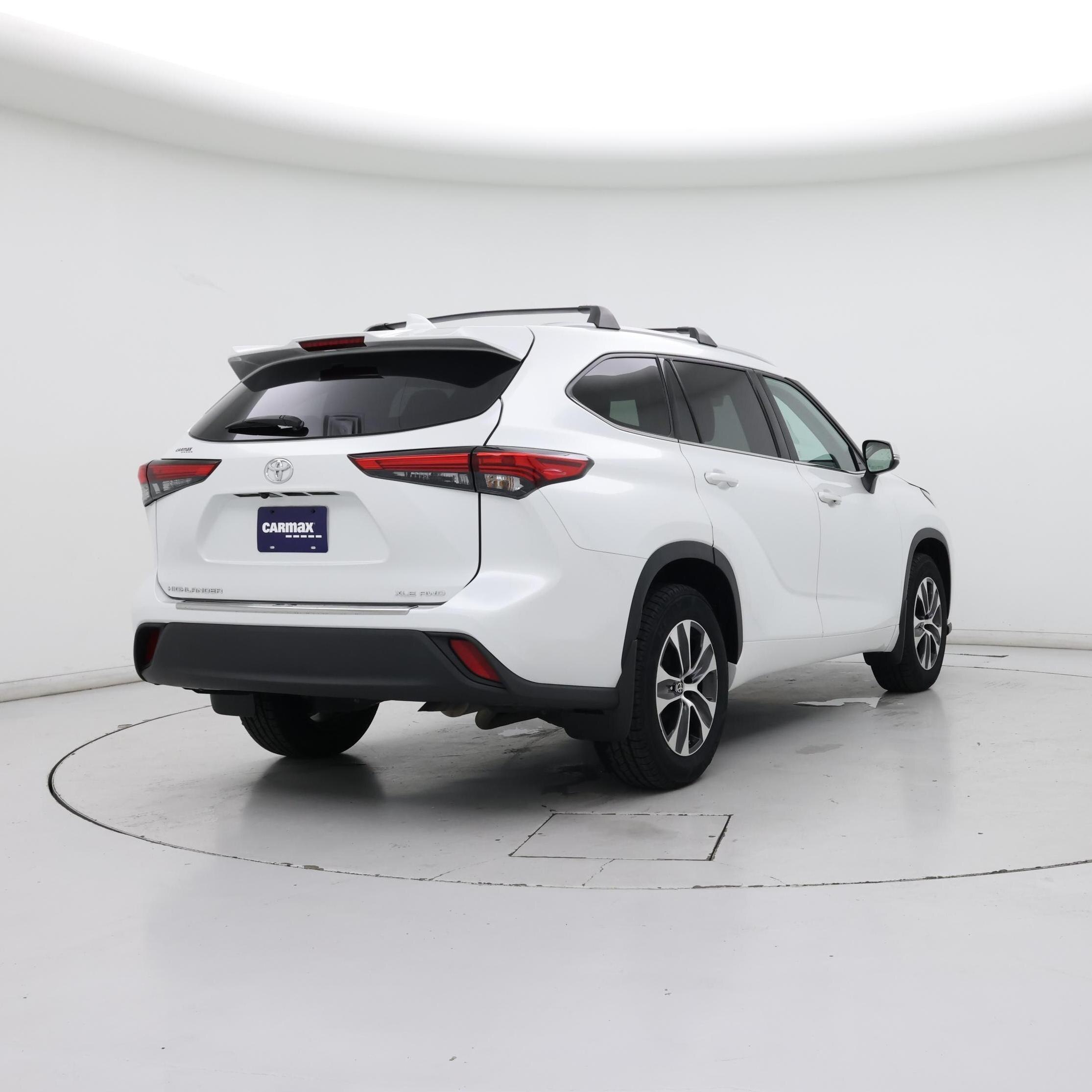 Thumbnail: 2022 Toyota Highlander - 8