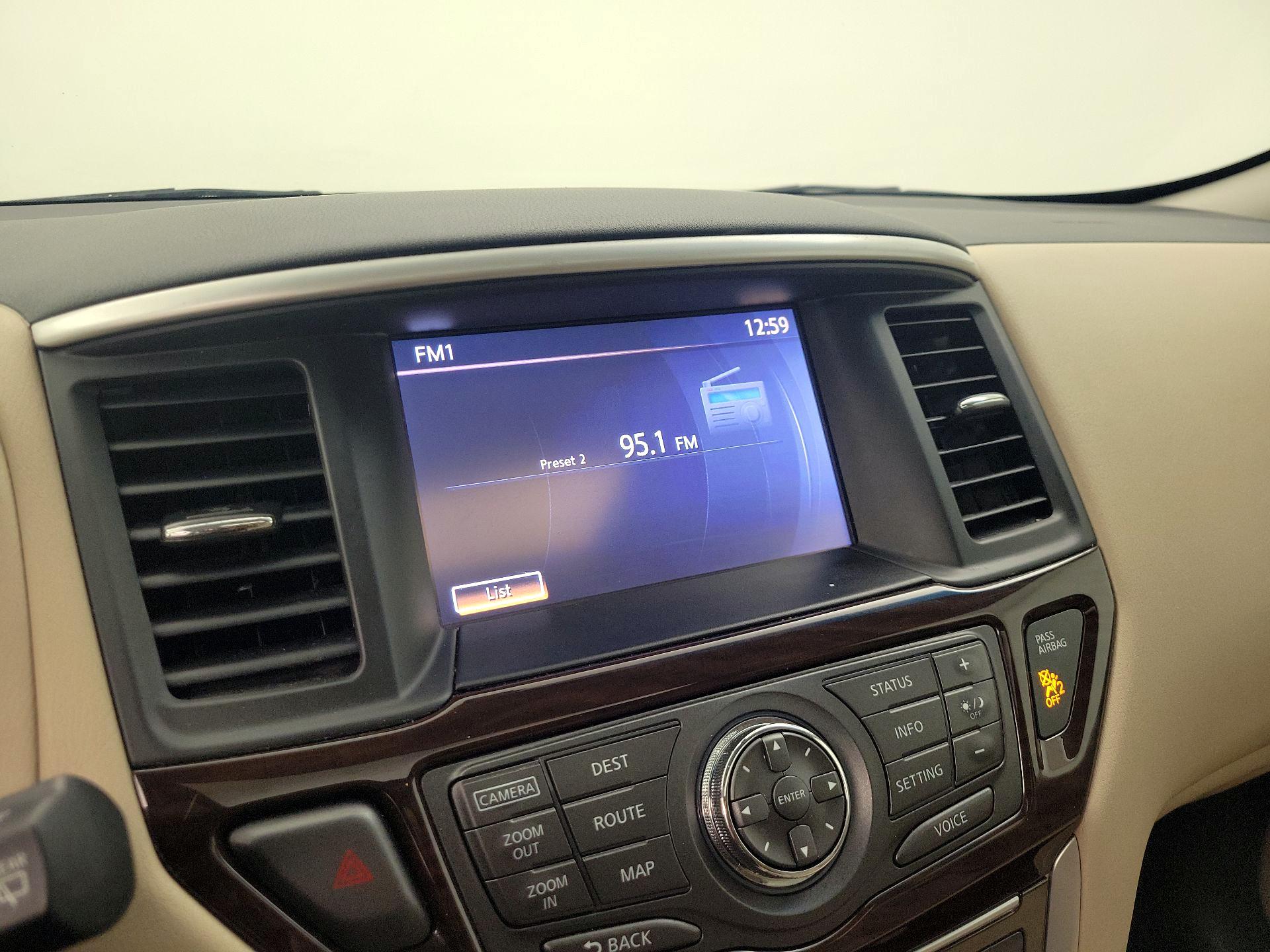 Thumbnail: 2016 Nissan Pathfinder - 16