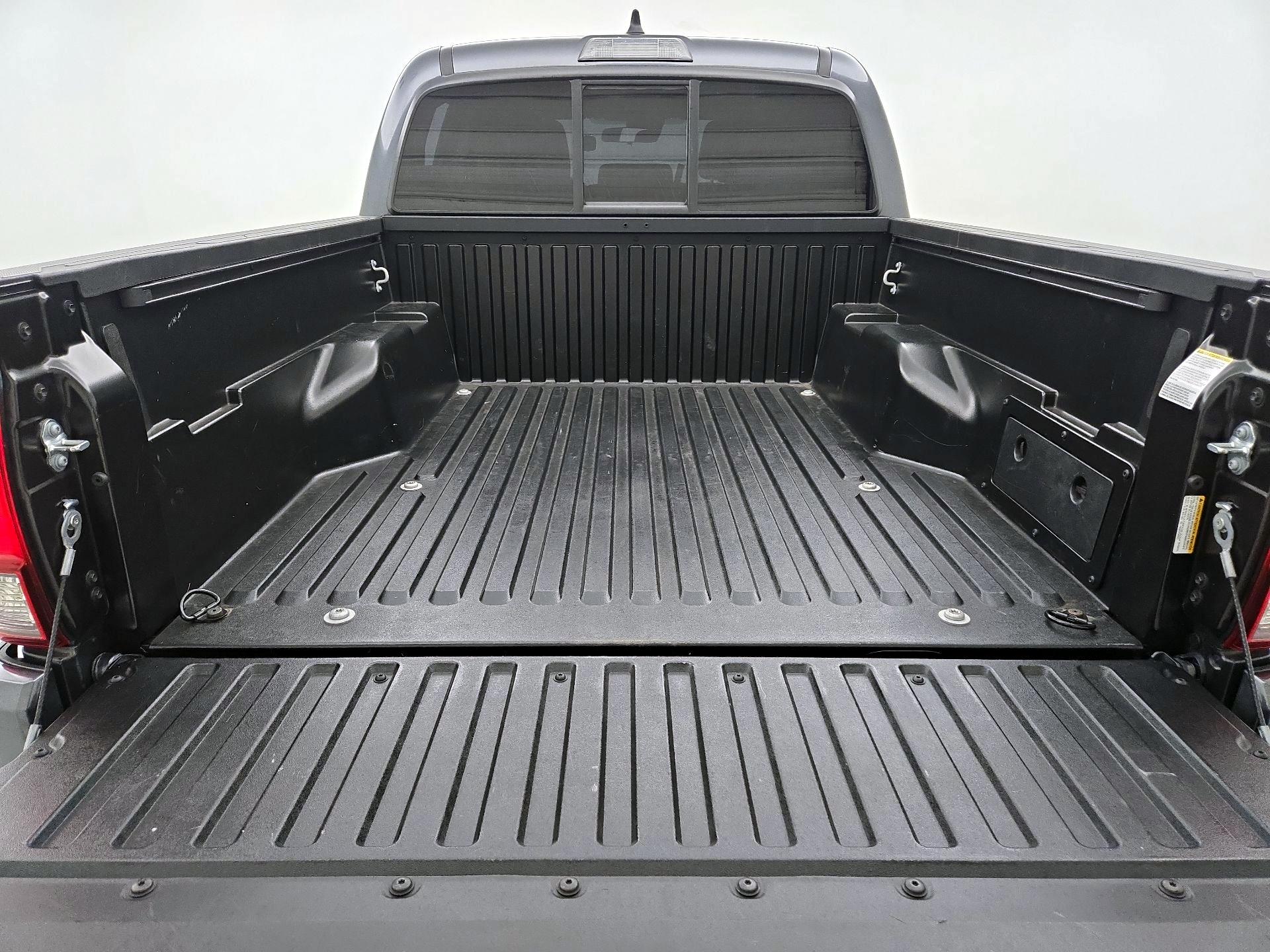 Thumbnail: 2022 Toyota Tacoma - 20