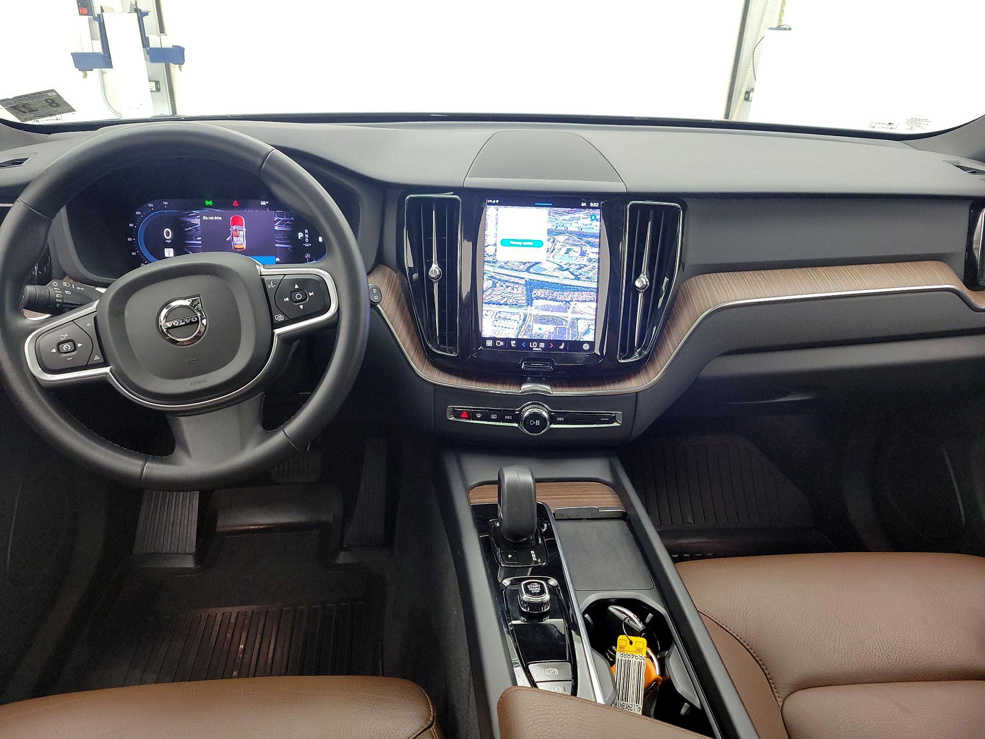 Thumbnail: 2022 Volvo XC60 - 9