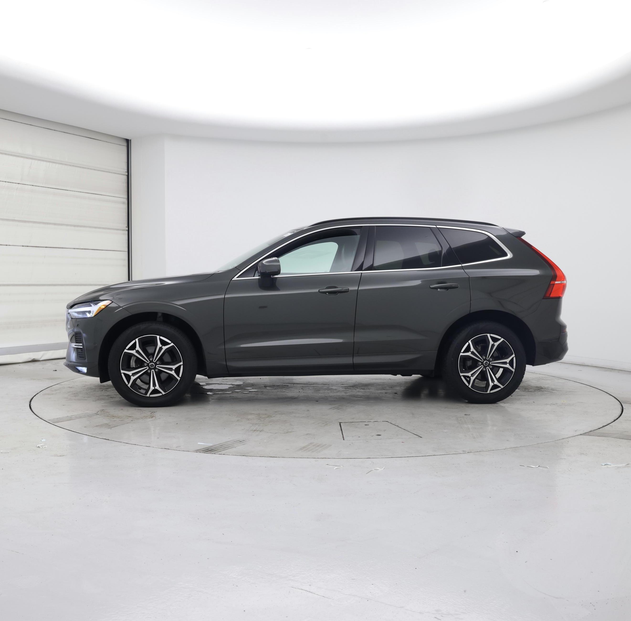 Thumbnail: 2022 Volvo XC60 - 3