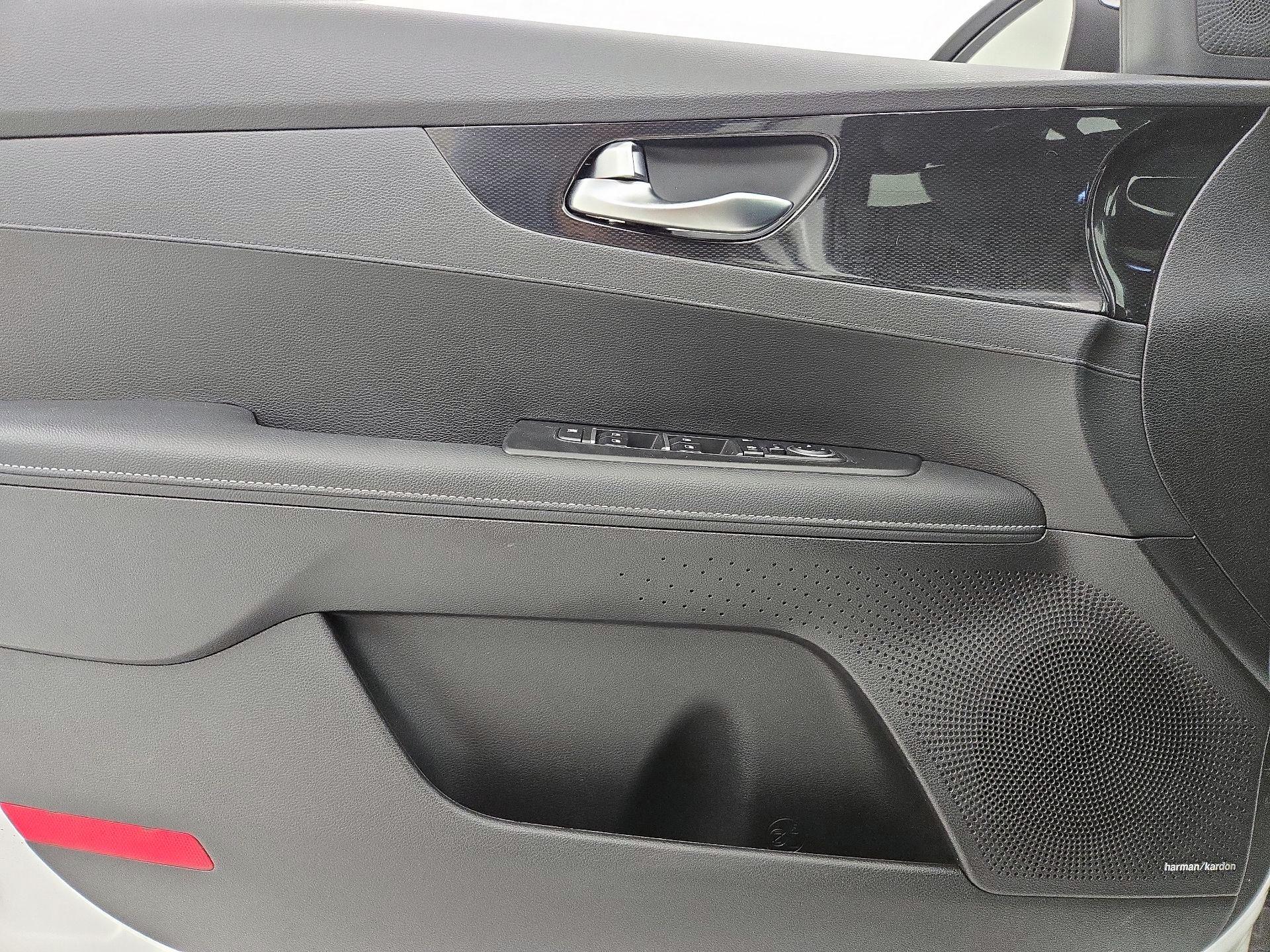 Thumbnail: 2023 Kia Forte - 12