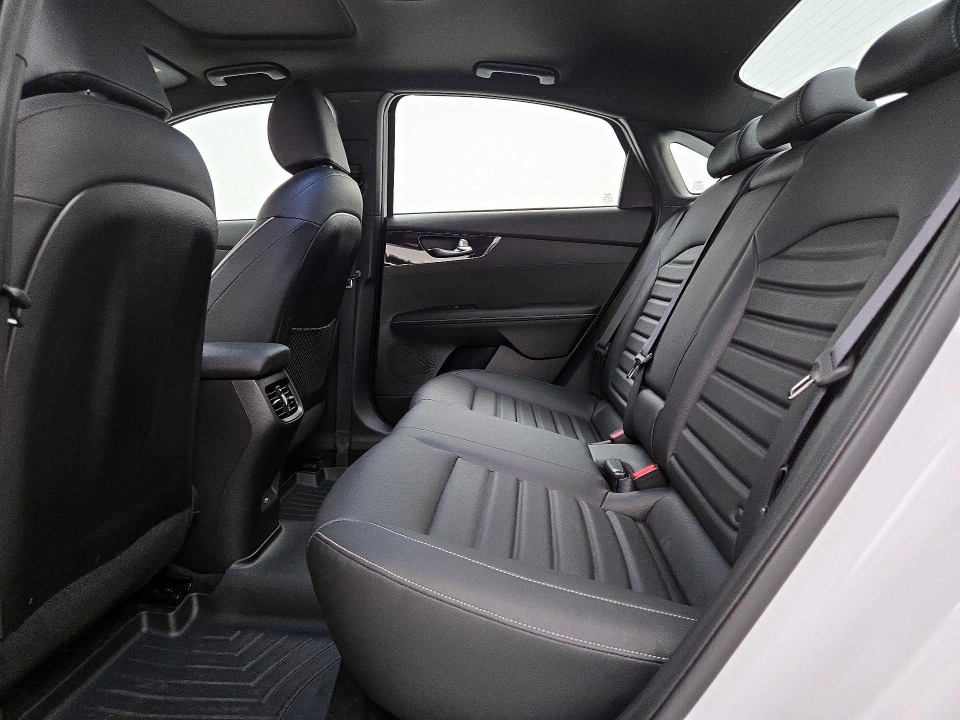 Thumbnail: 2023 Kia Forte - 20