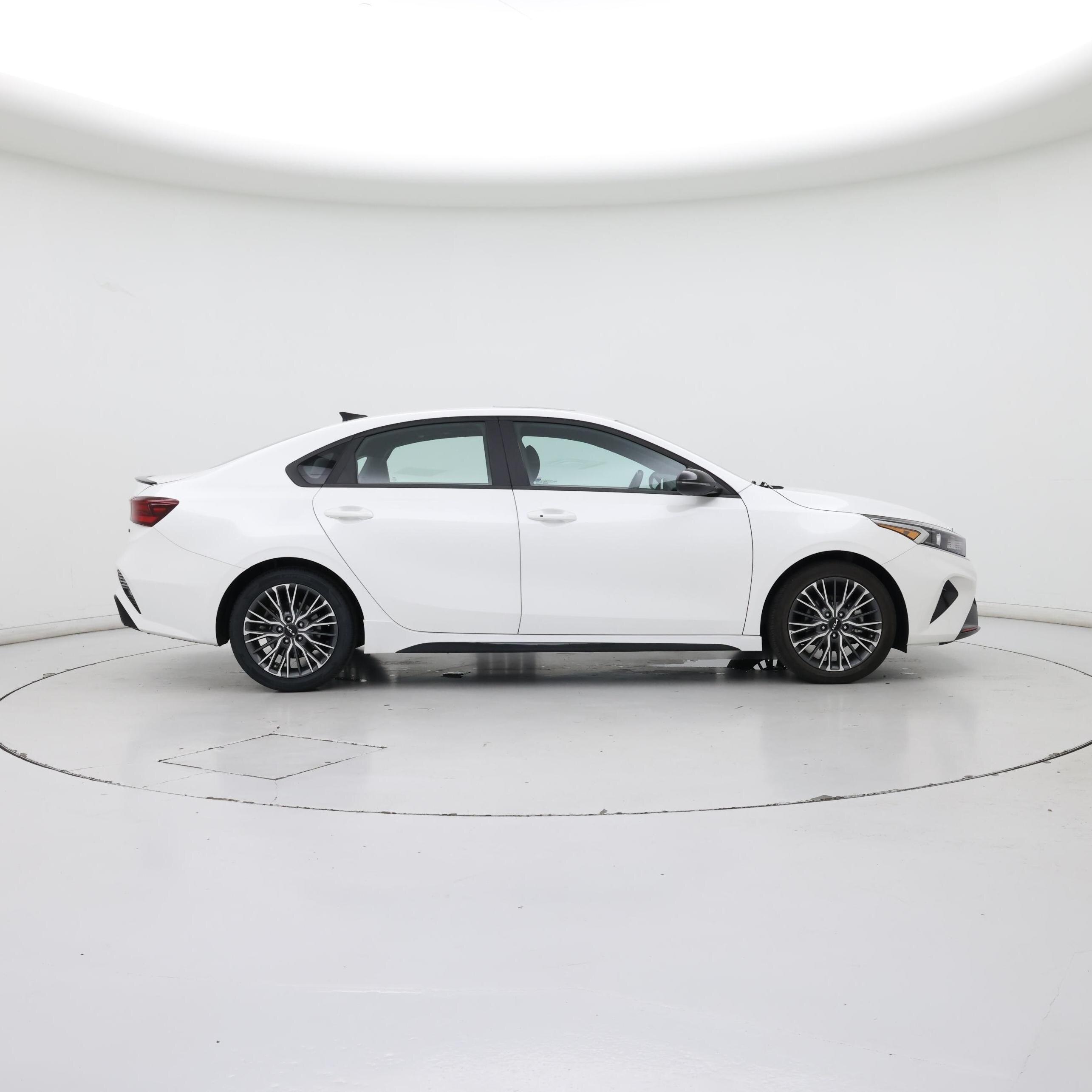 Thumbnail: 2023 Kia Forte - 7