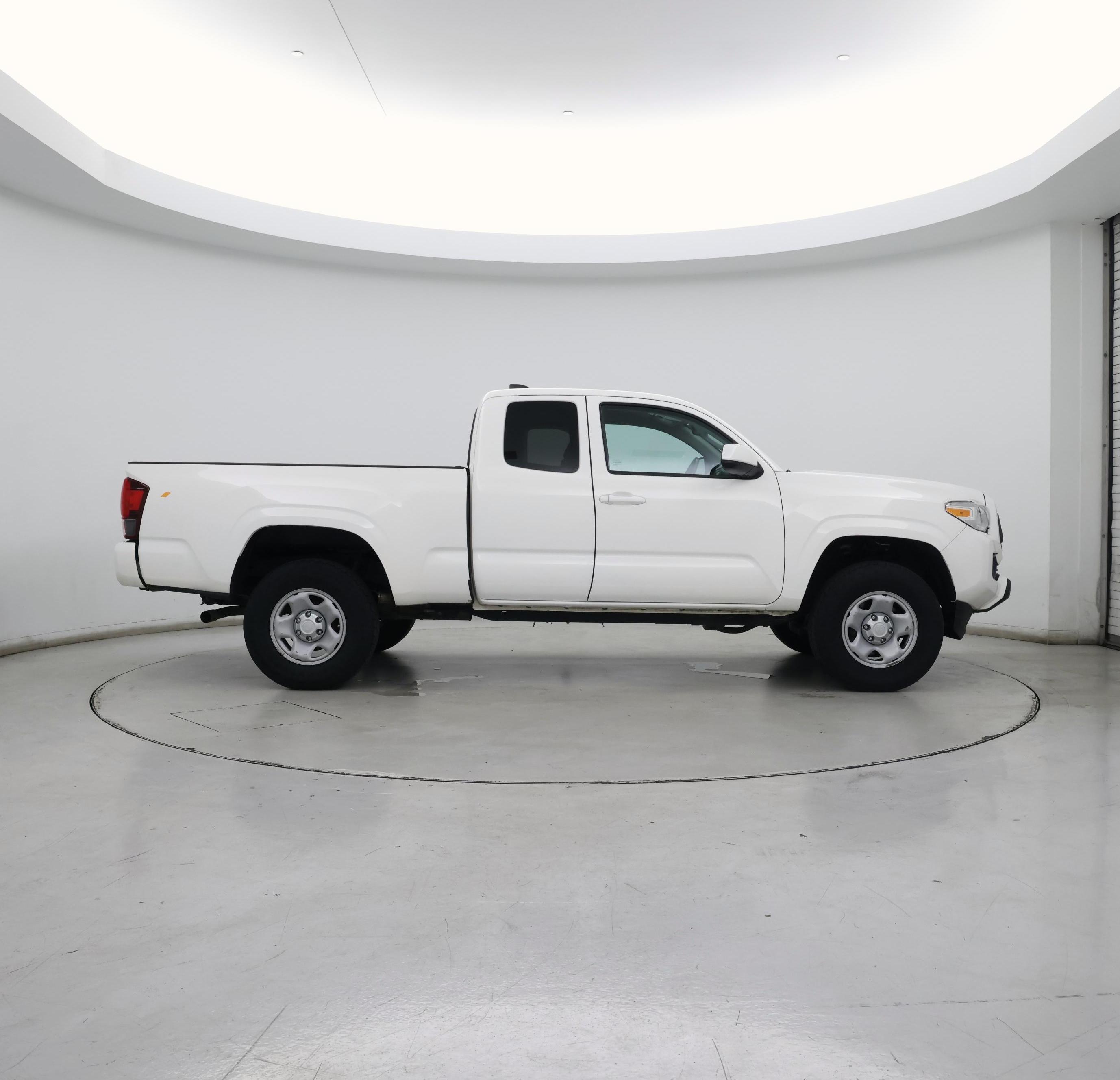 Thumbnail: 2021 Toyota Tacoma - 7