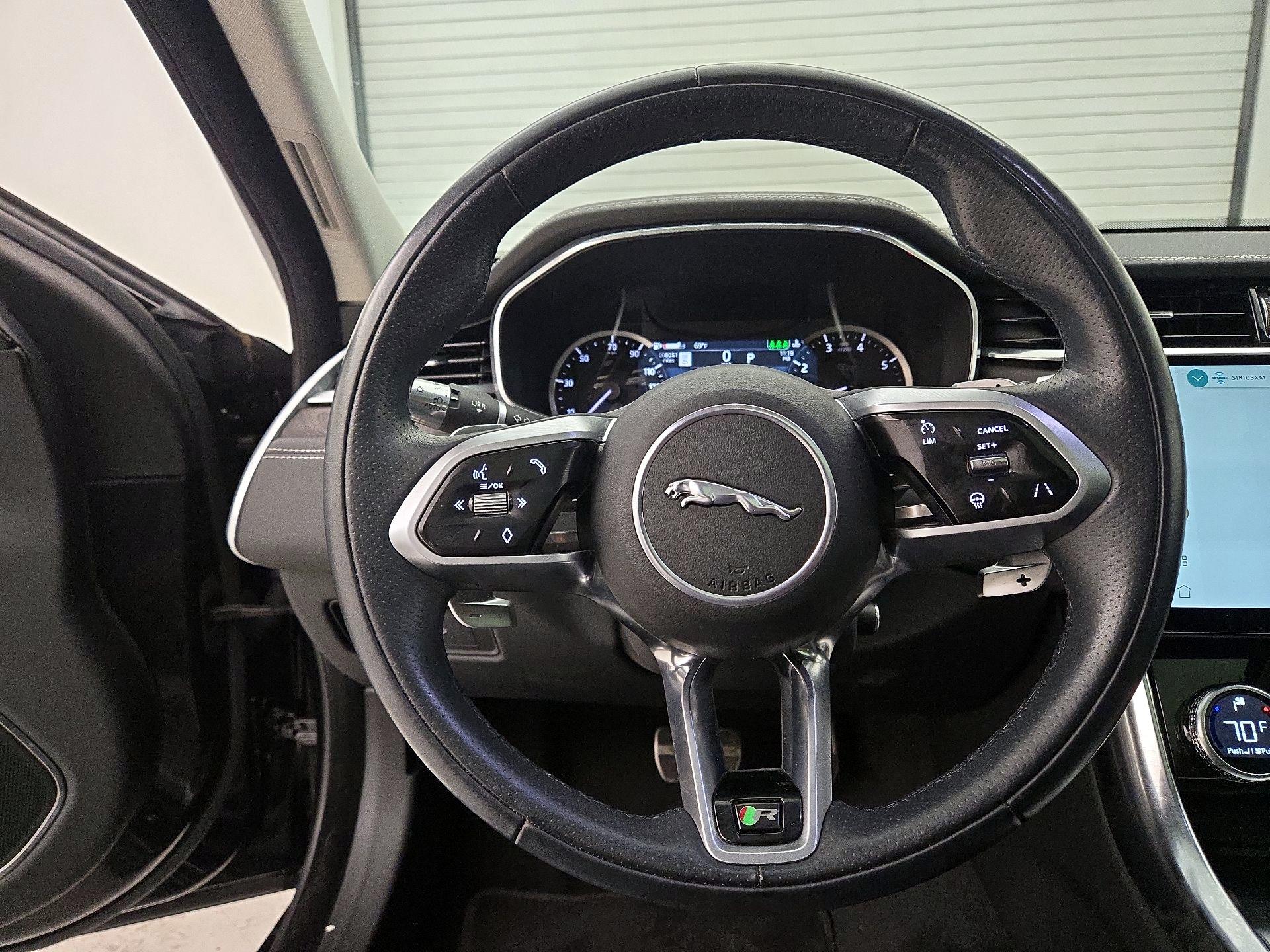 Thumbnail: 2022 Jaguar XF - 10