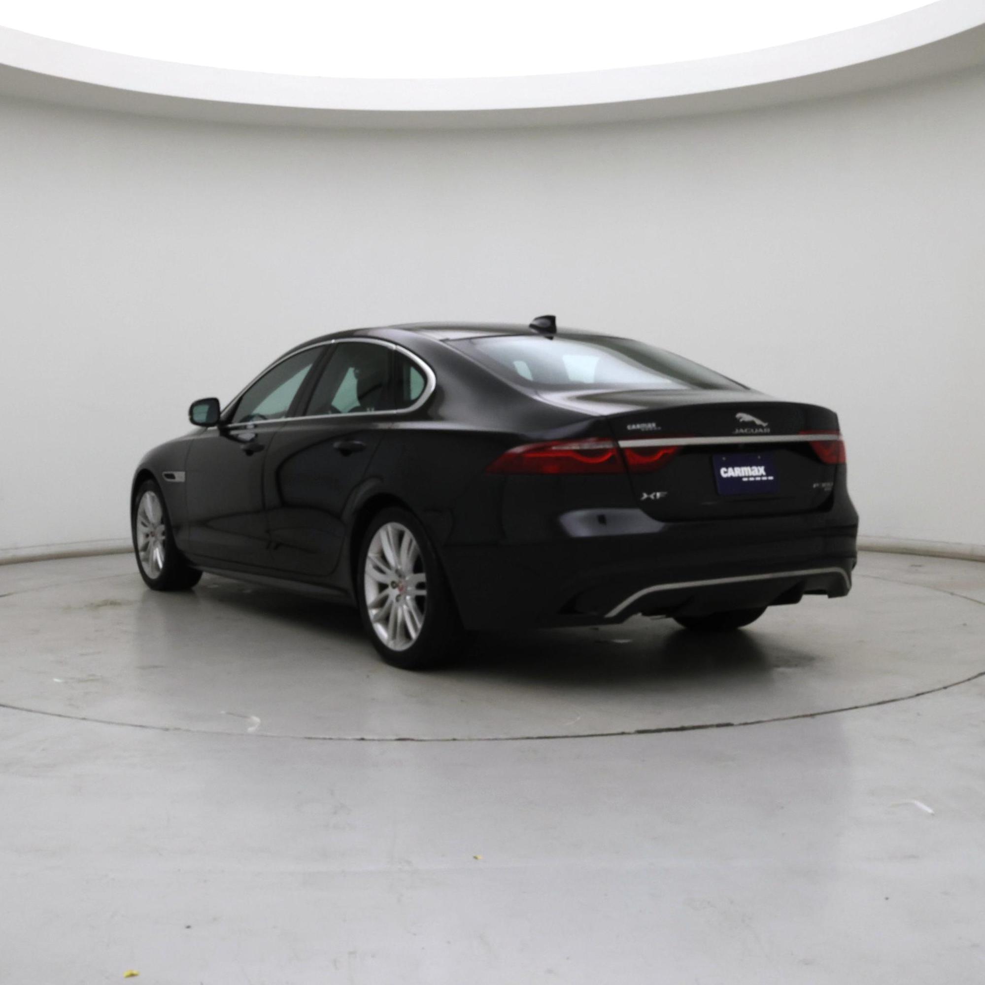 Thumbnail: 2022 Jaguar XF - 2