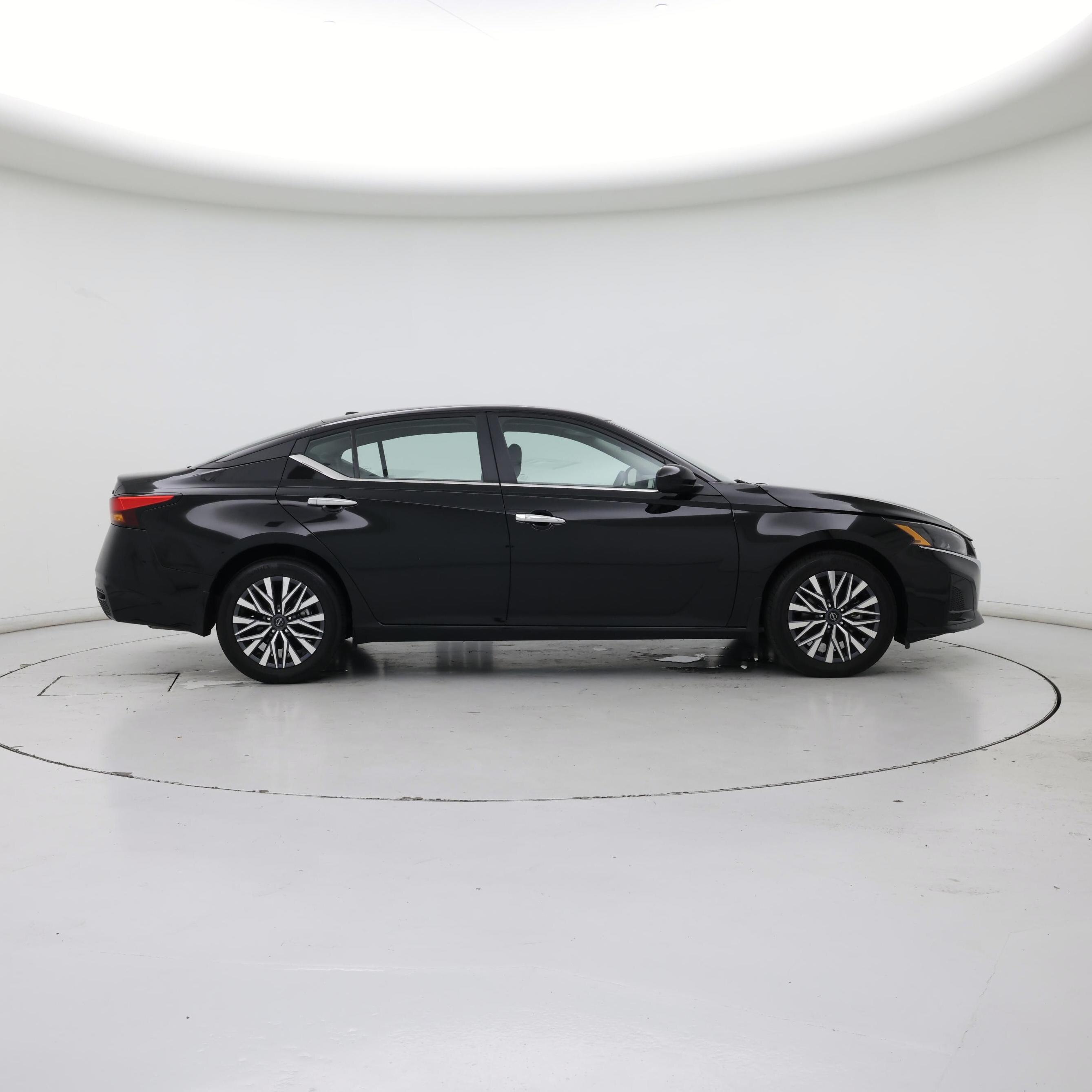 Thumbnail: 2023 Nissan Altima - 7