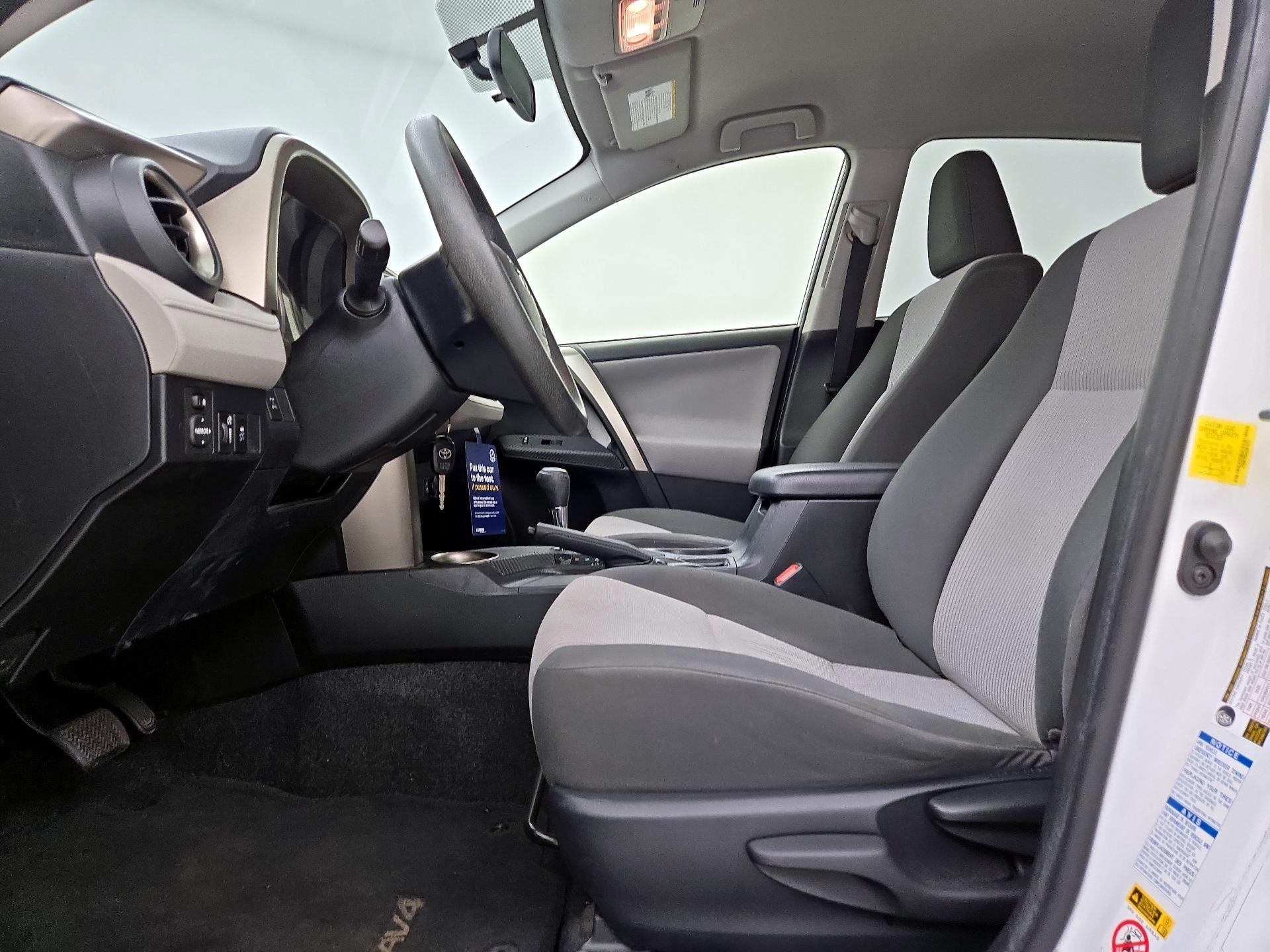 Thumbnail: 2014 Toyota RAV4 - 11