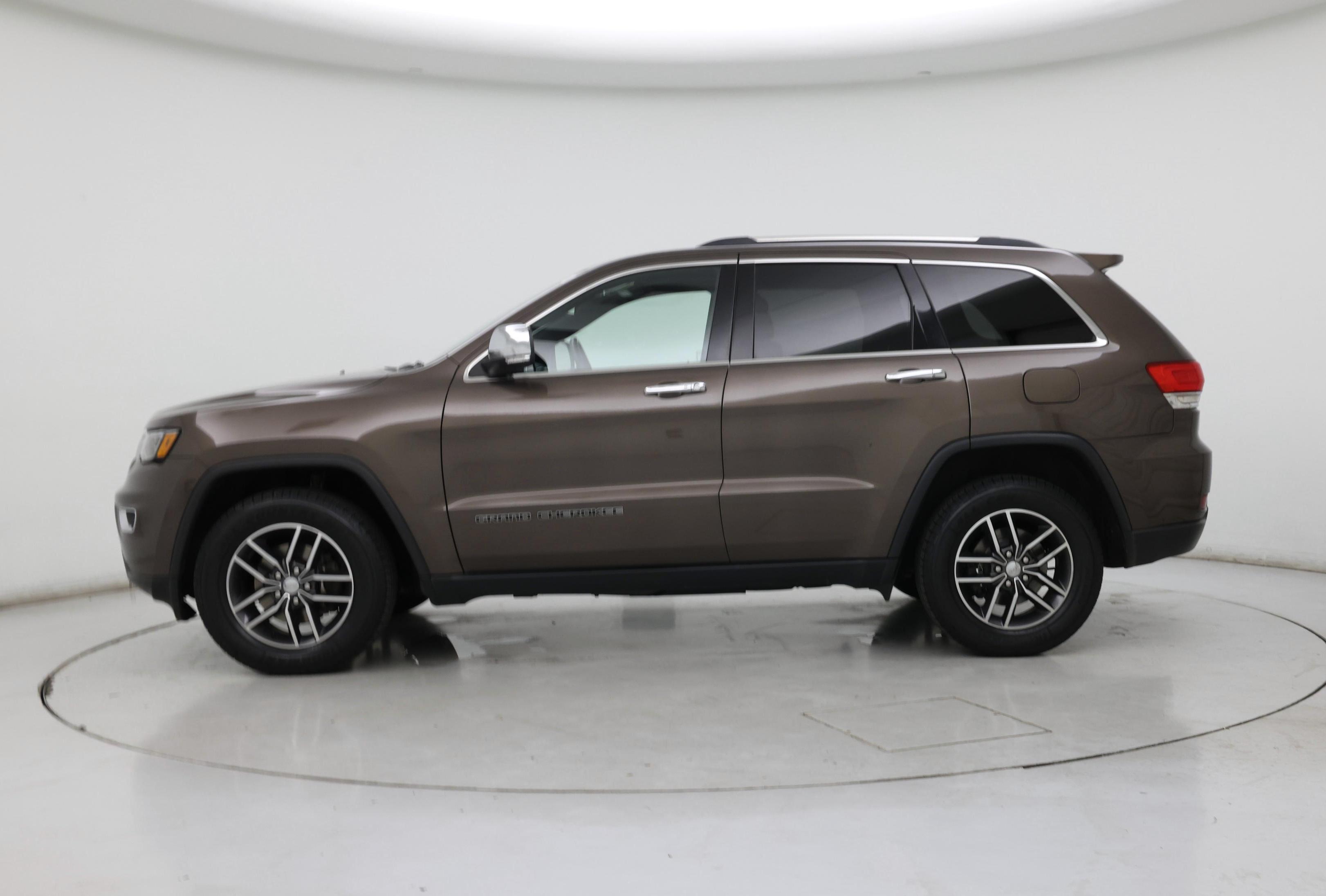 Thumbnail: 2018 Jeep Grand Cherokee - 3