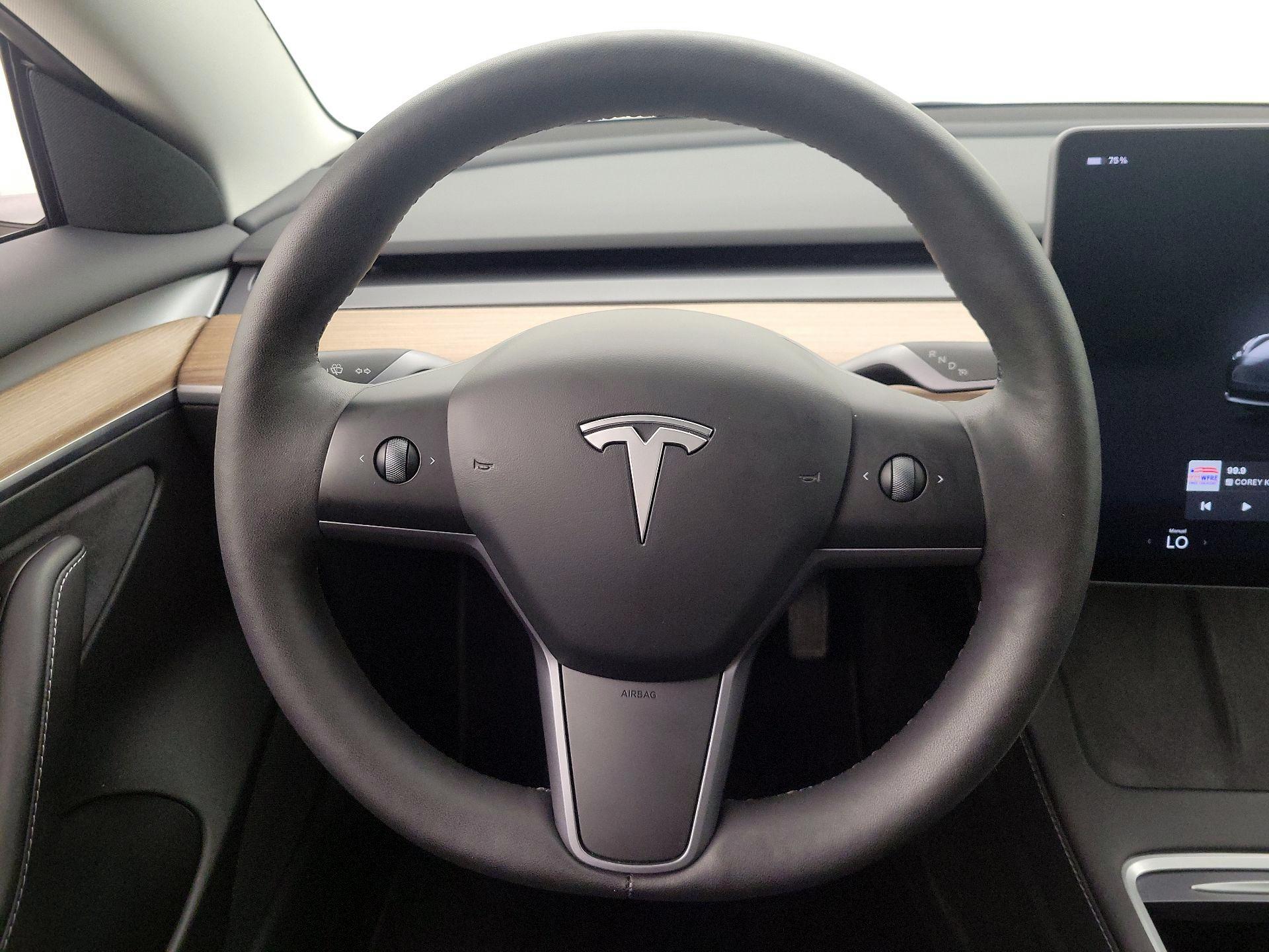 Thumbnail: 2023 Tesla Model 3 - 10