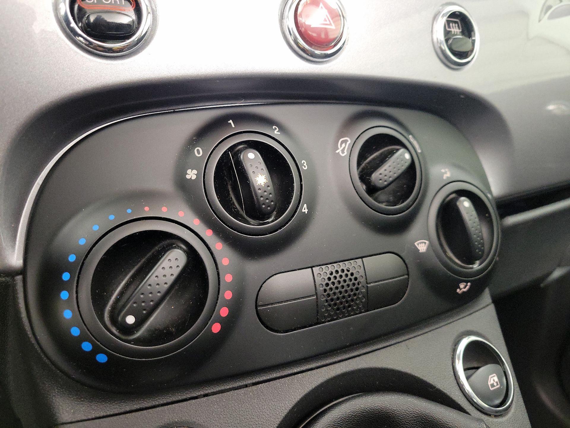 Thumbnail: 2015 Fiat 500 - 15